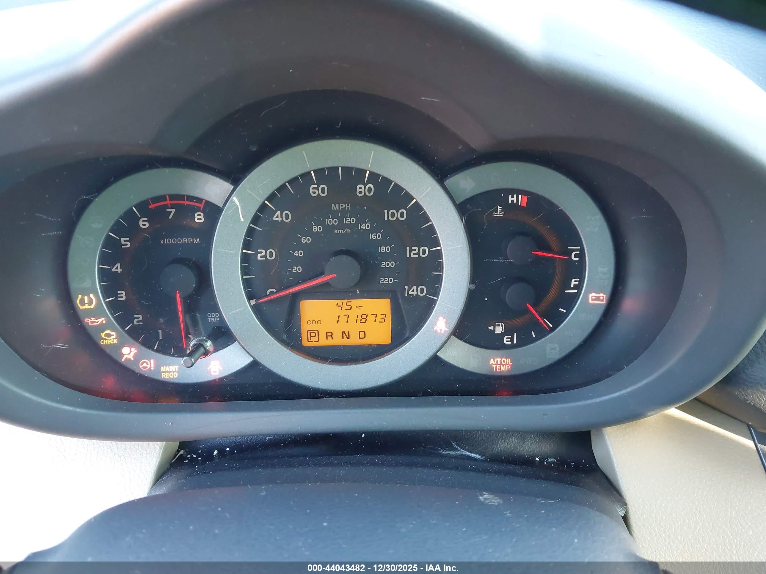 TOYOTA RAV4 image 7