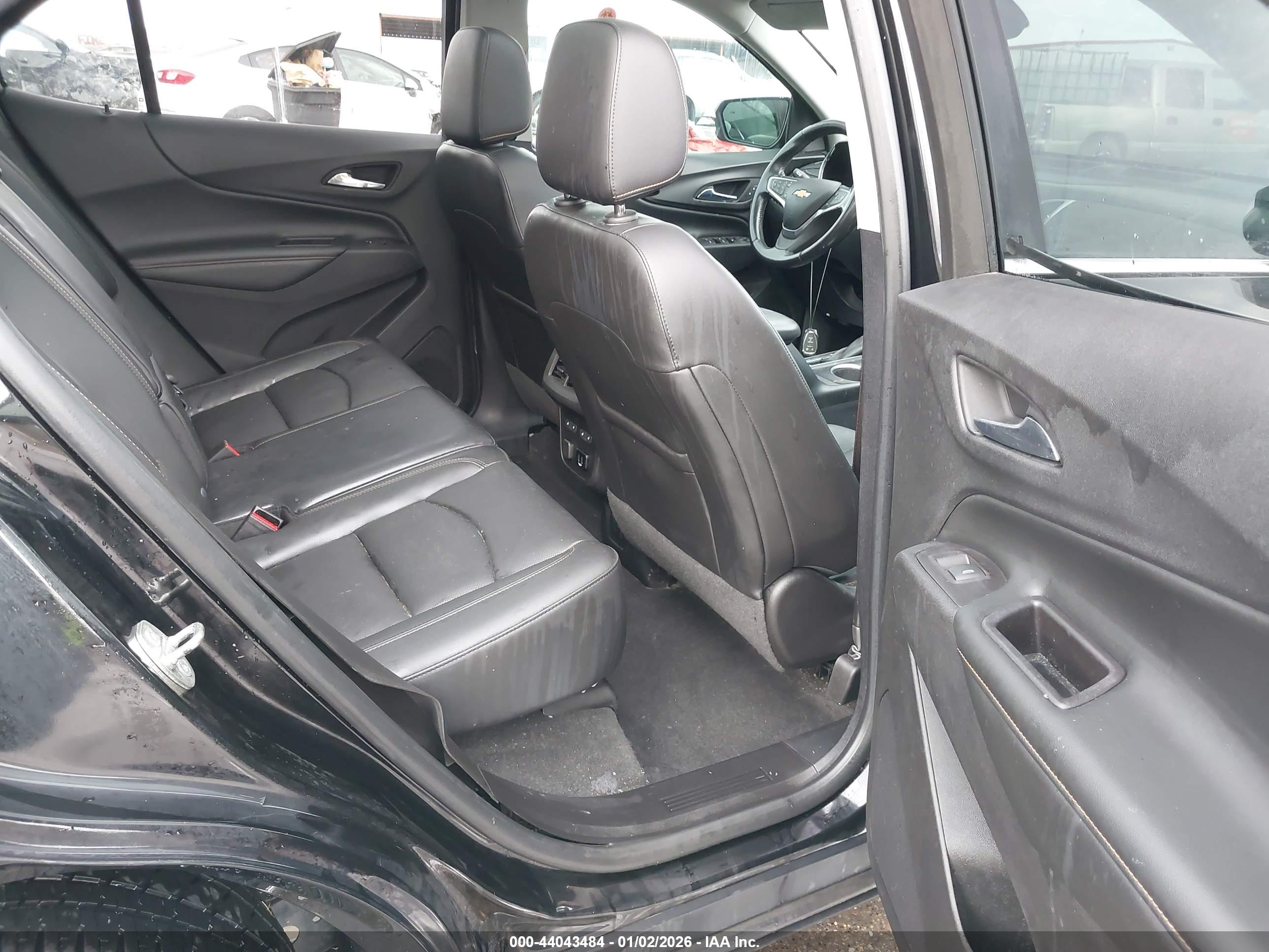 CHEVROLET EQUINOX image 8