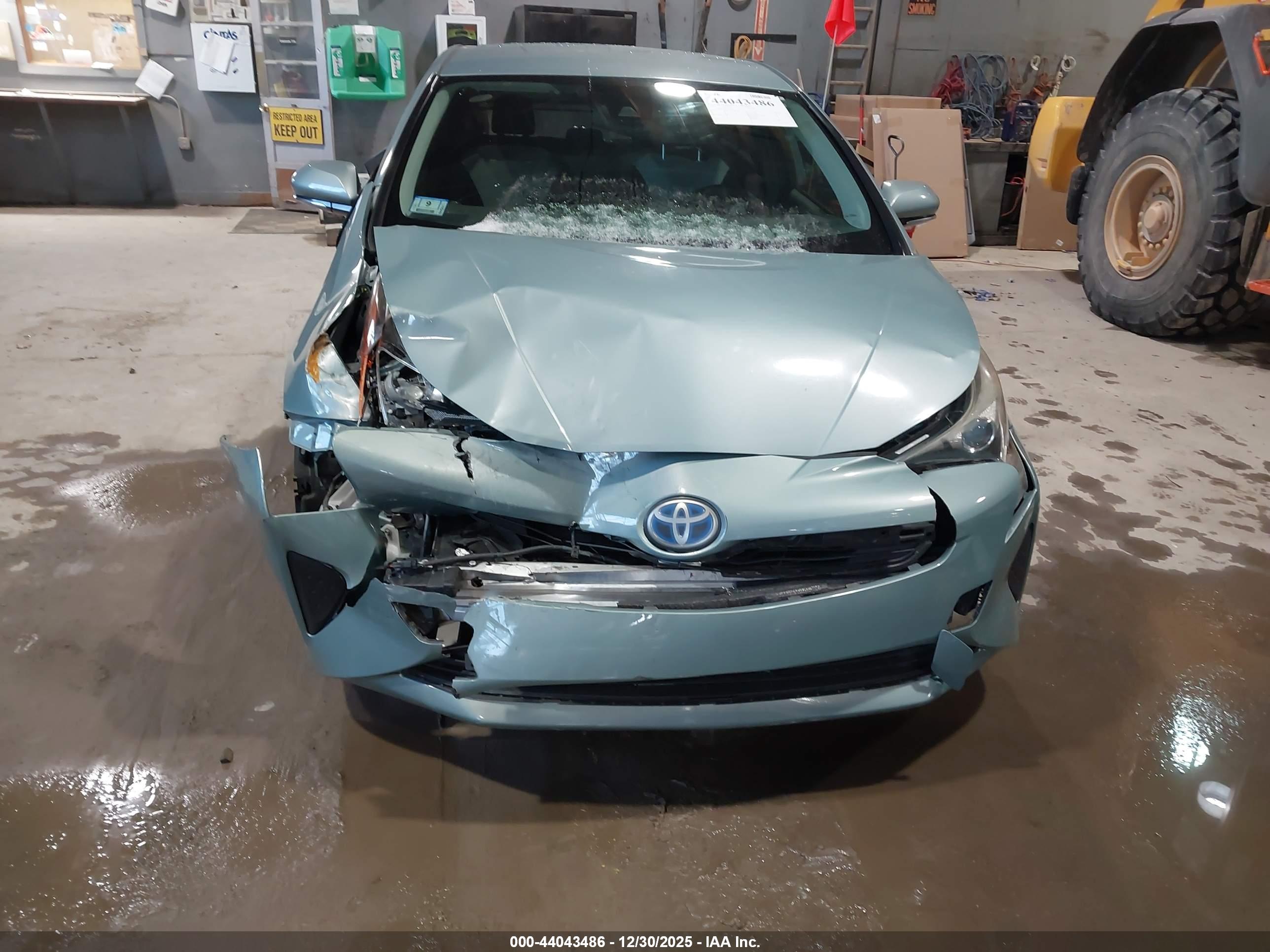 TOYOTA PRIUS image 6