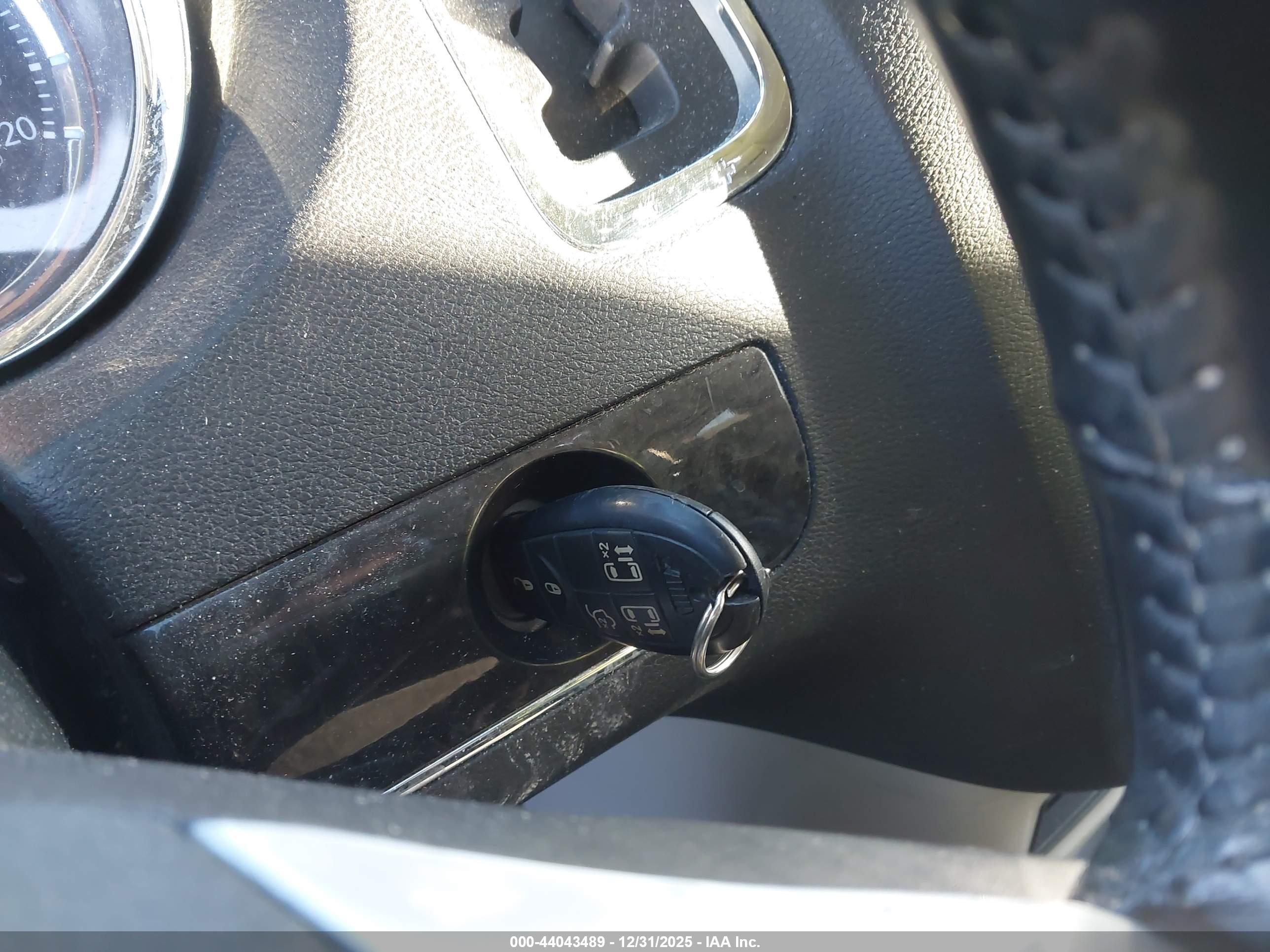 CHRYSLER TOWN image 11