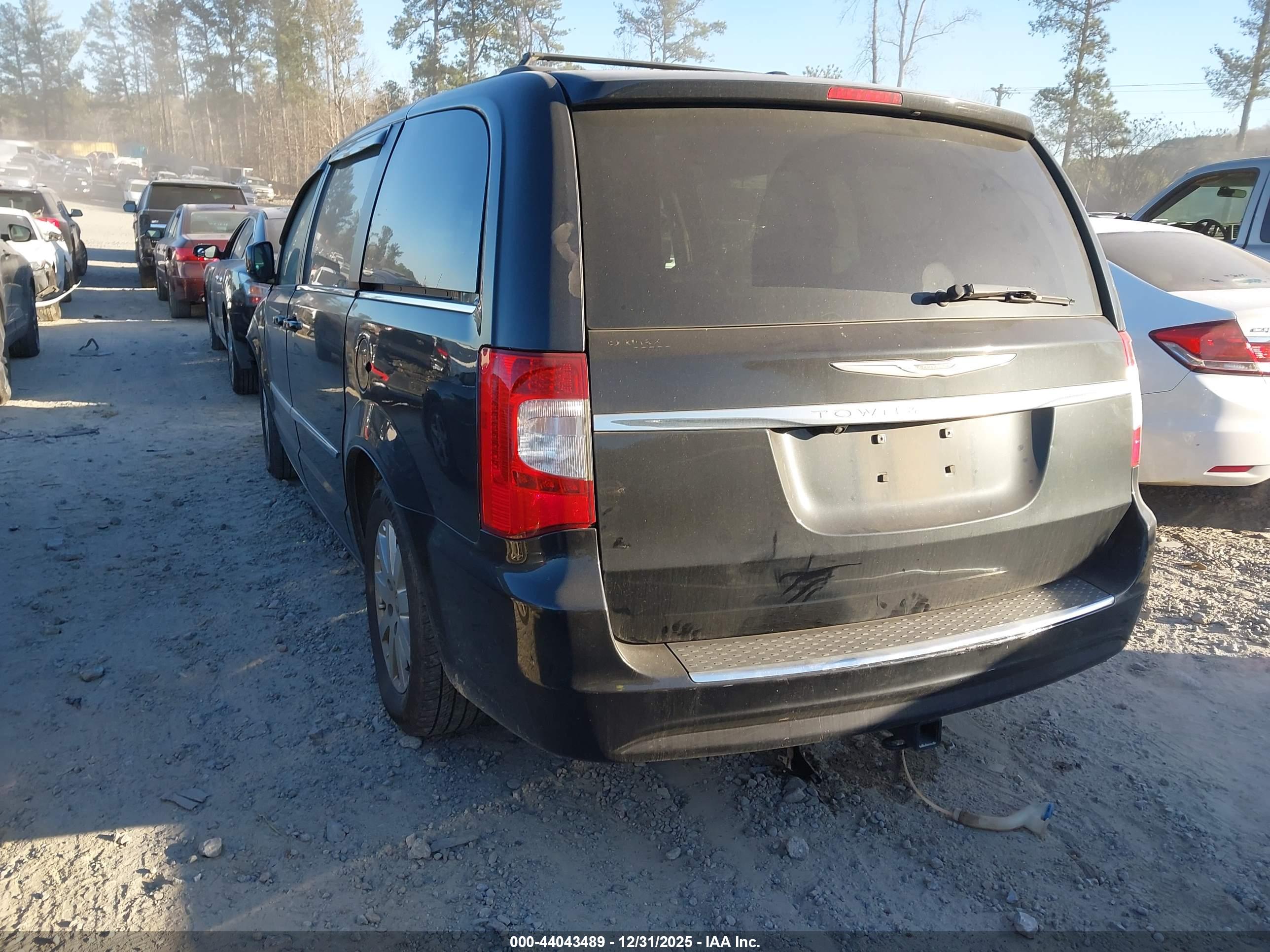 CHRYSLER TOWN image 3