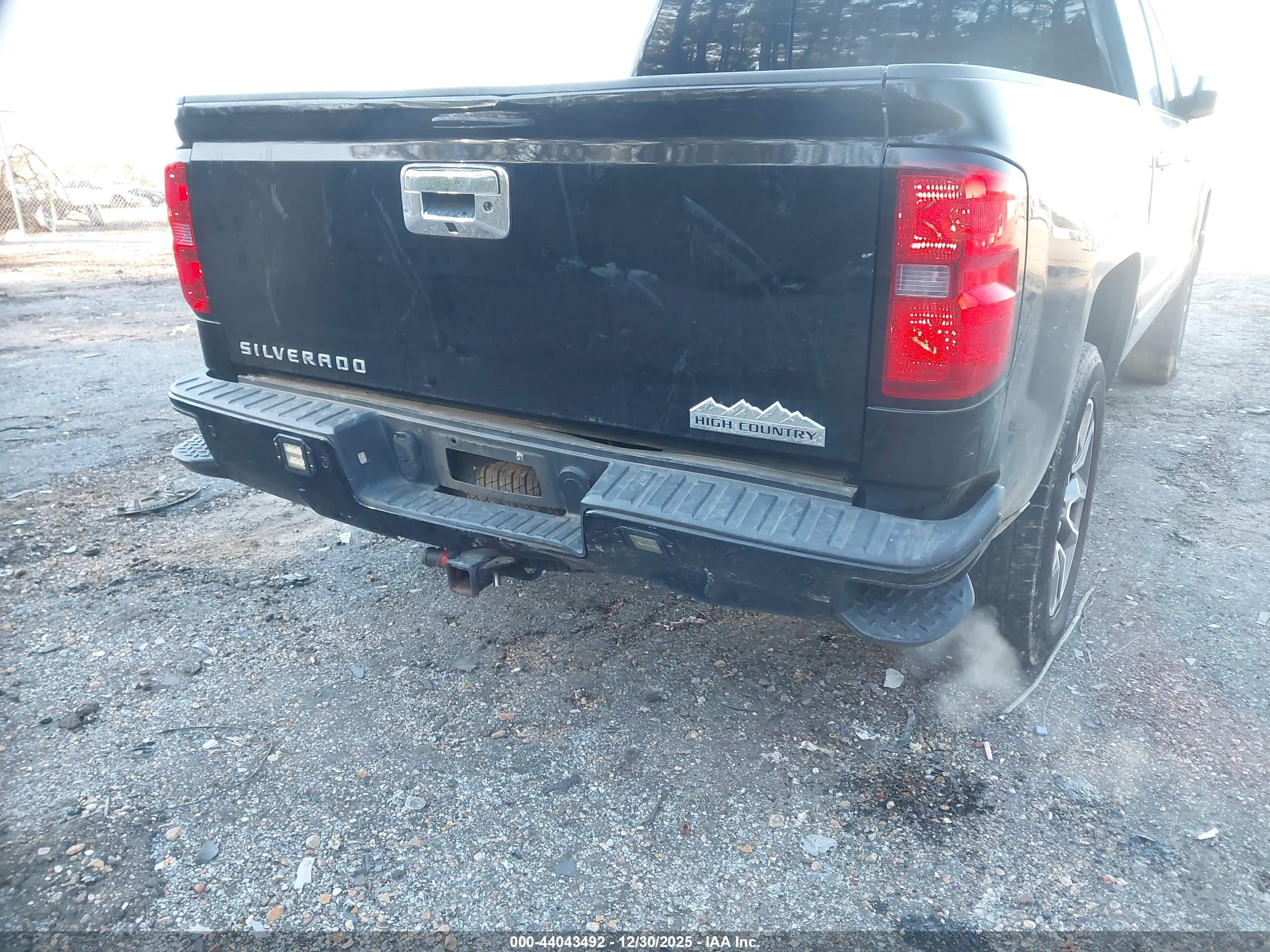 CHEVROLET SILVERADO image 6