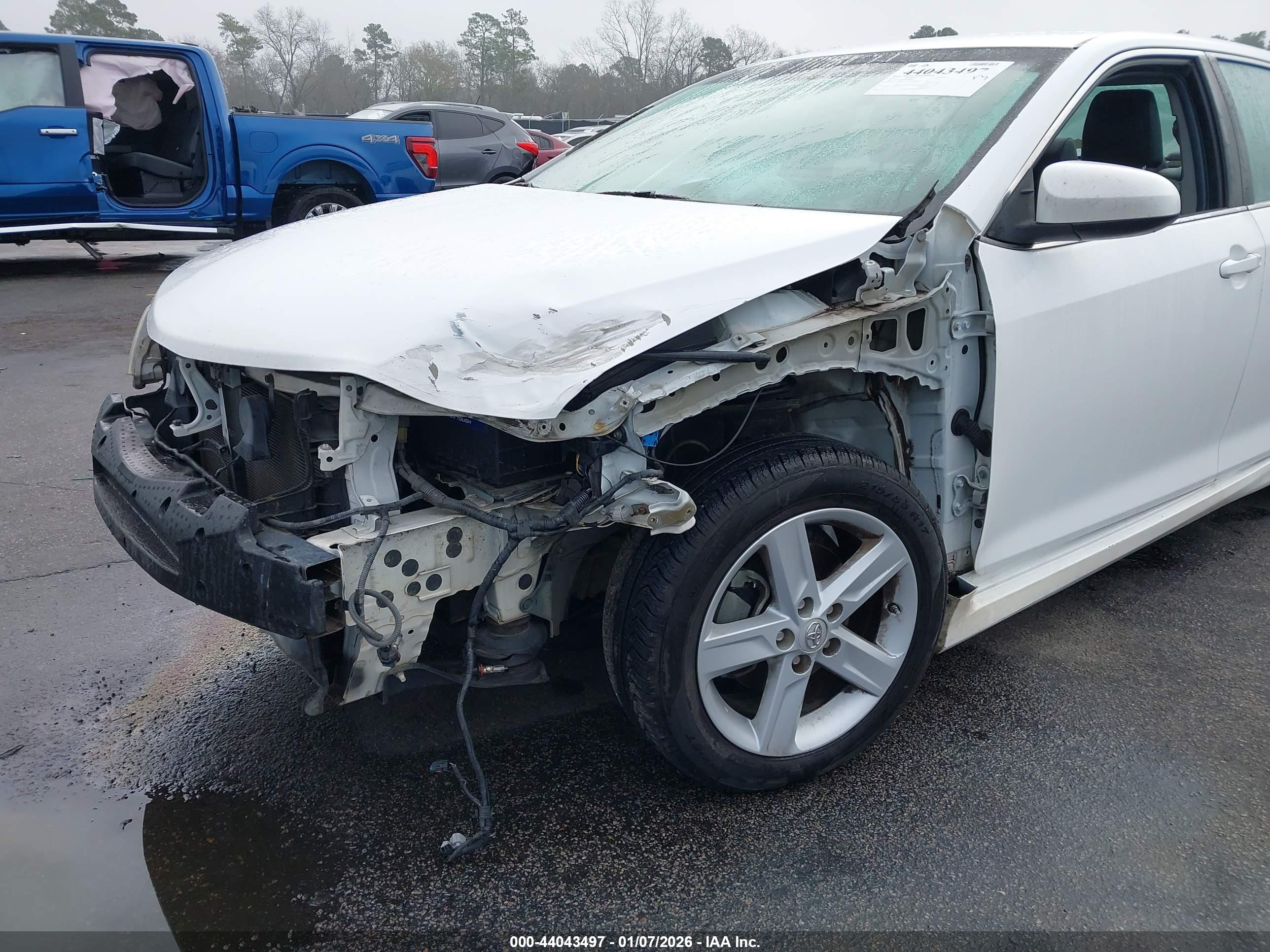TOYOTA CAMRY image 6