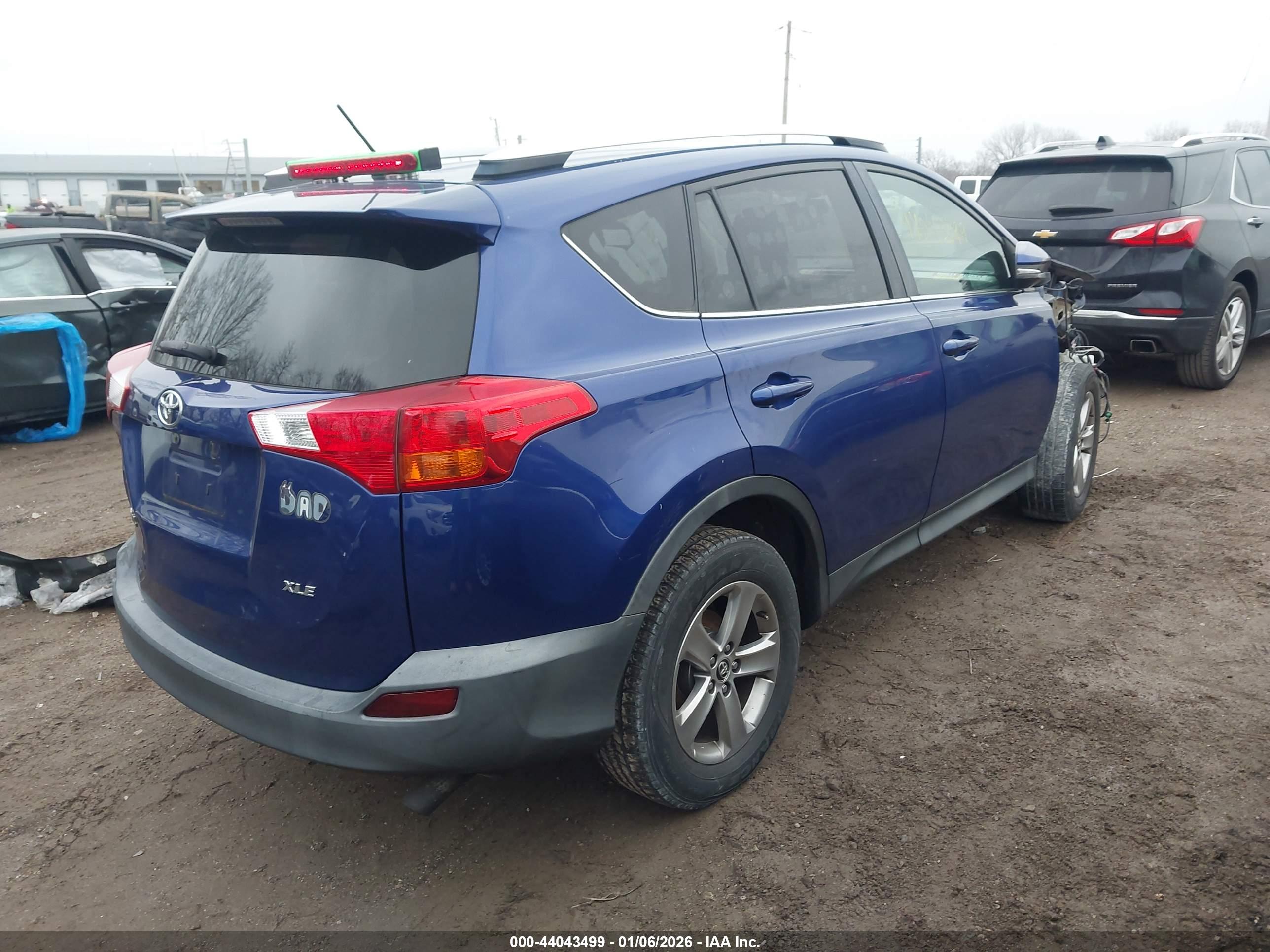 TOYOTA RAV4 image 4