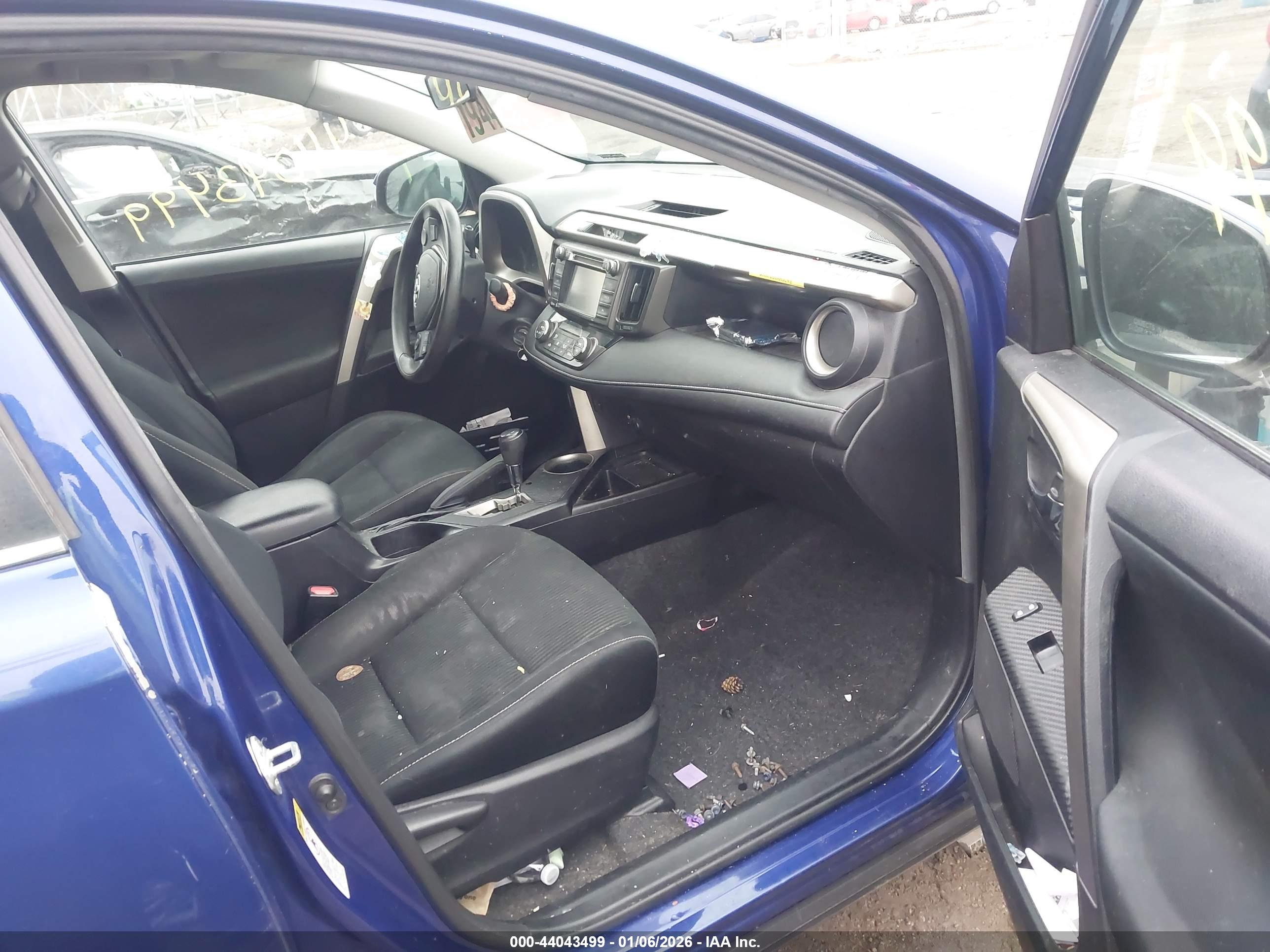 TOYOTA RAV4 image 5