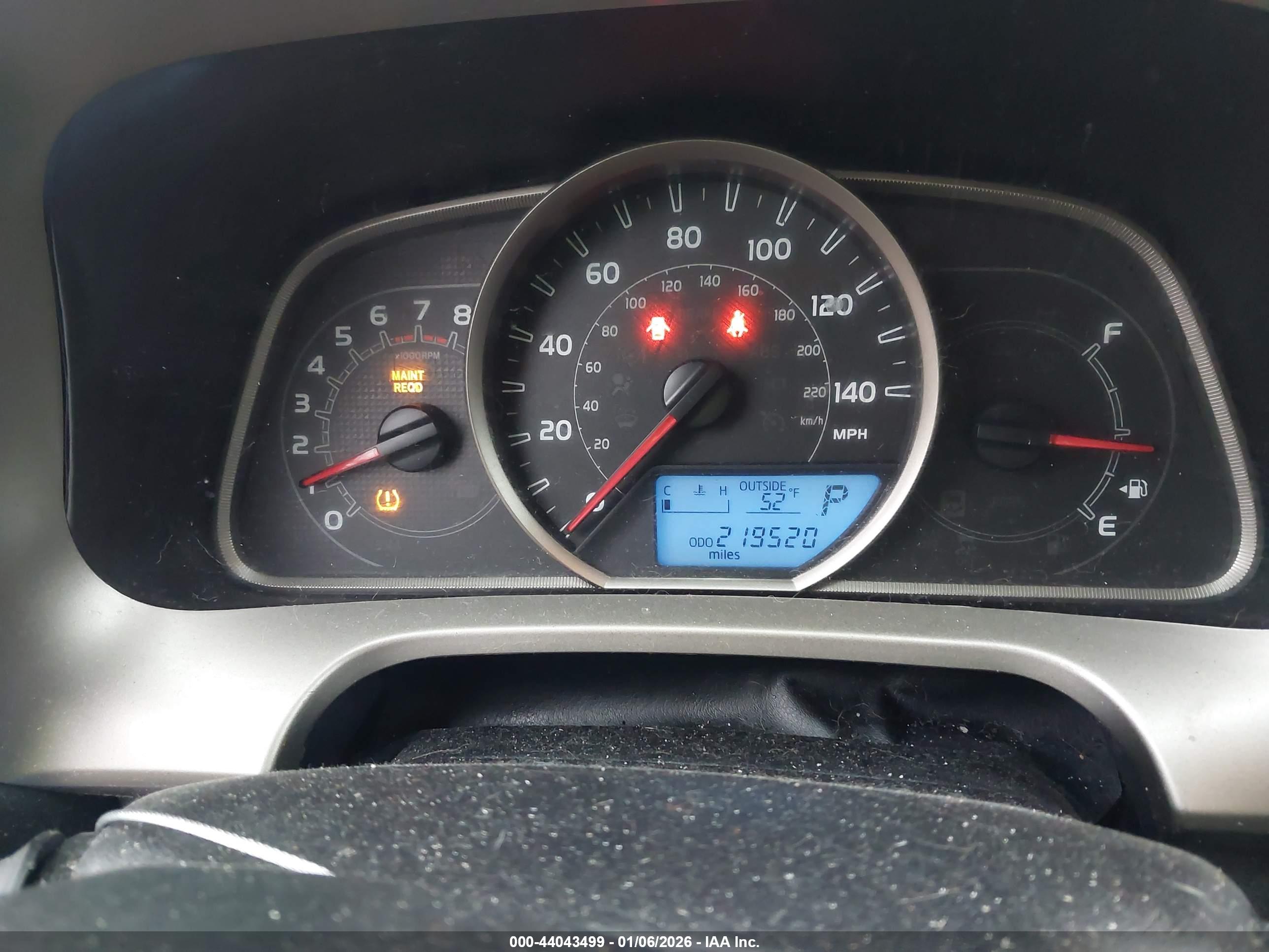 TOYOTA RAV4 image 7
