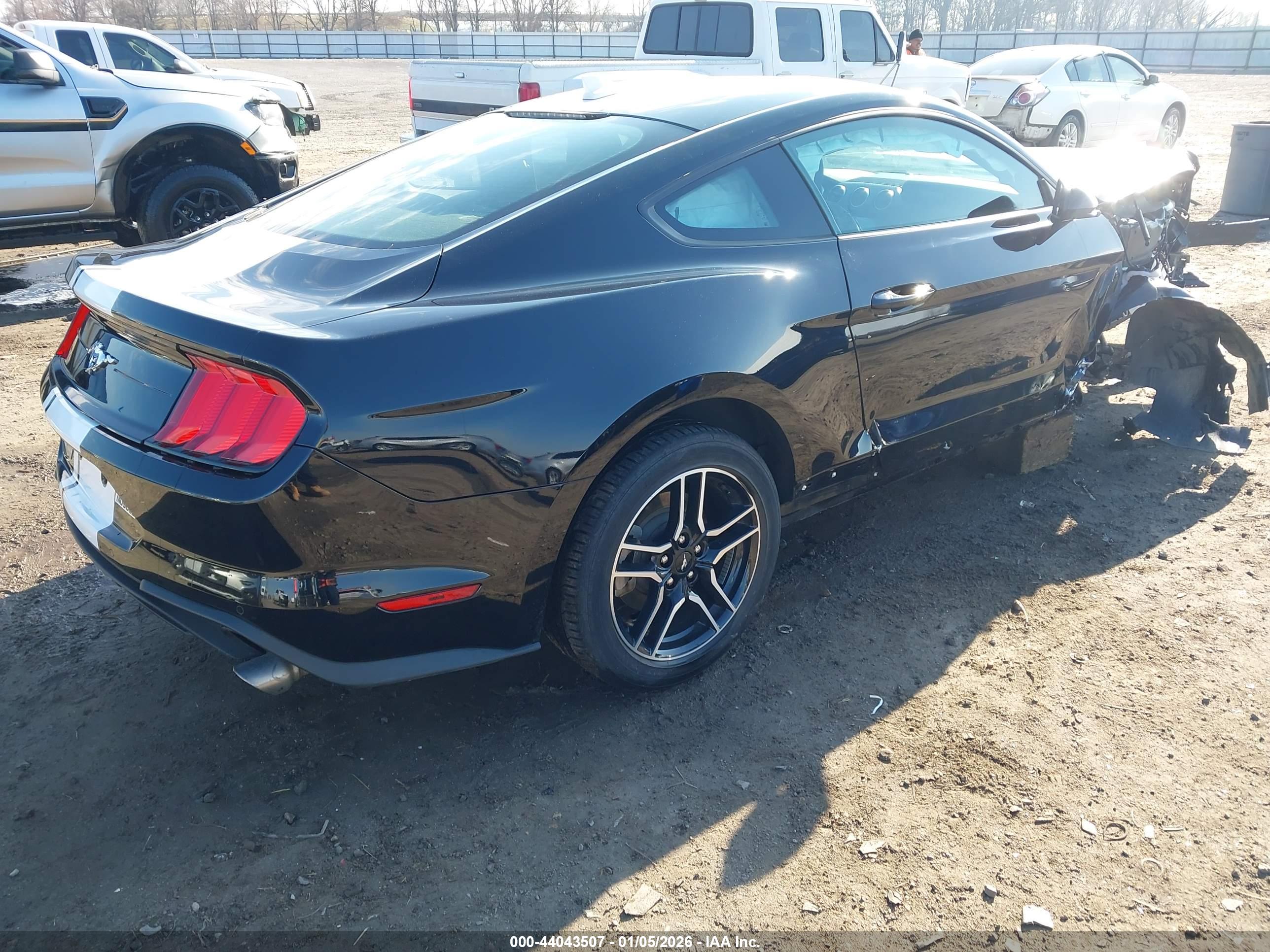 FORD MUSTANG image 4