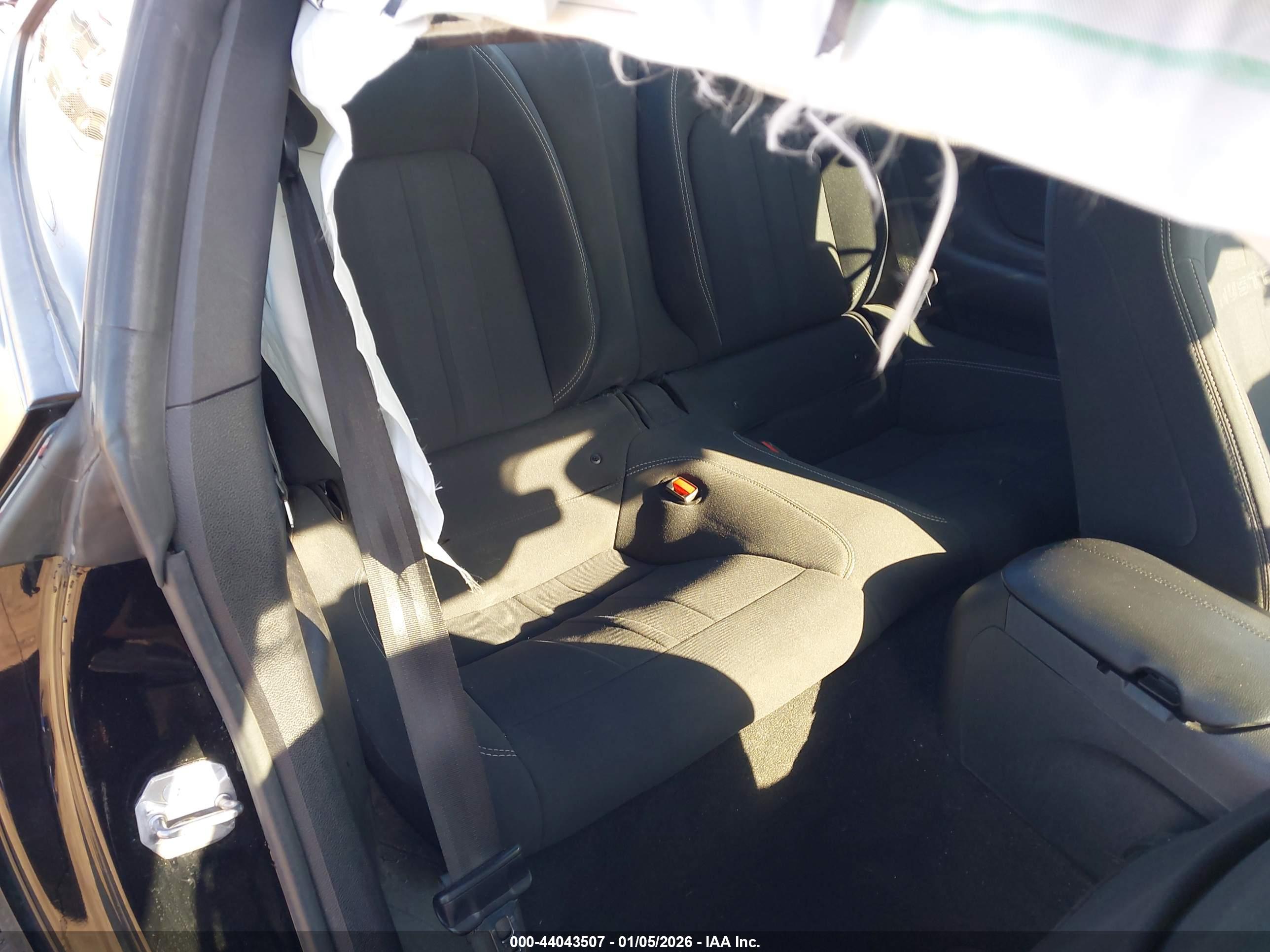 FORD MUSTANG image 8