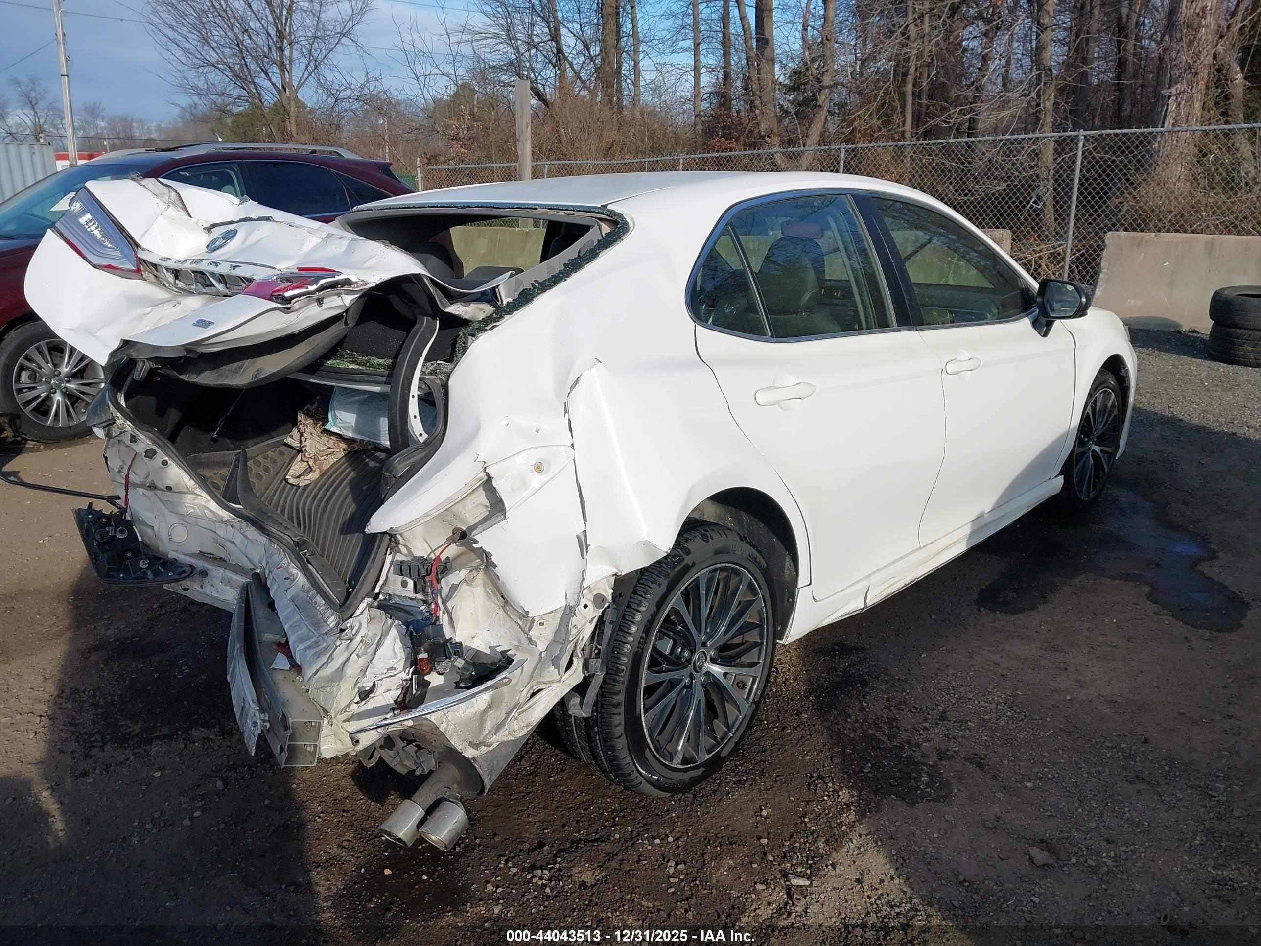 TOYOTA CAMRY image 4