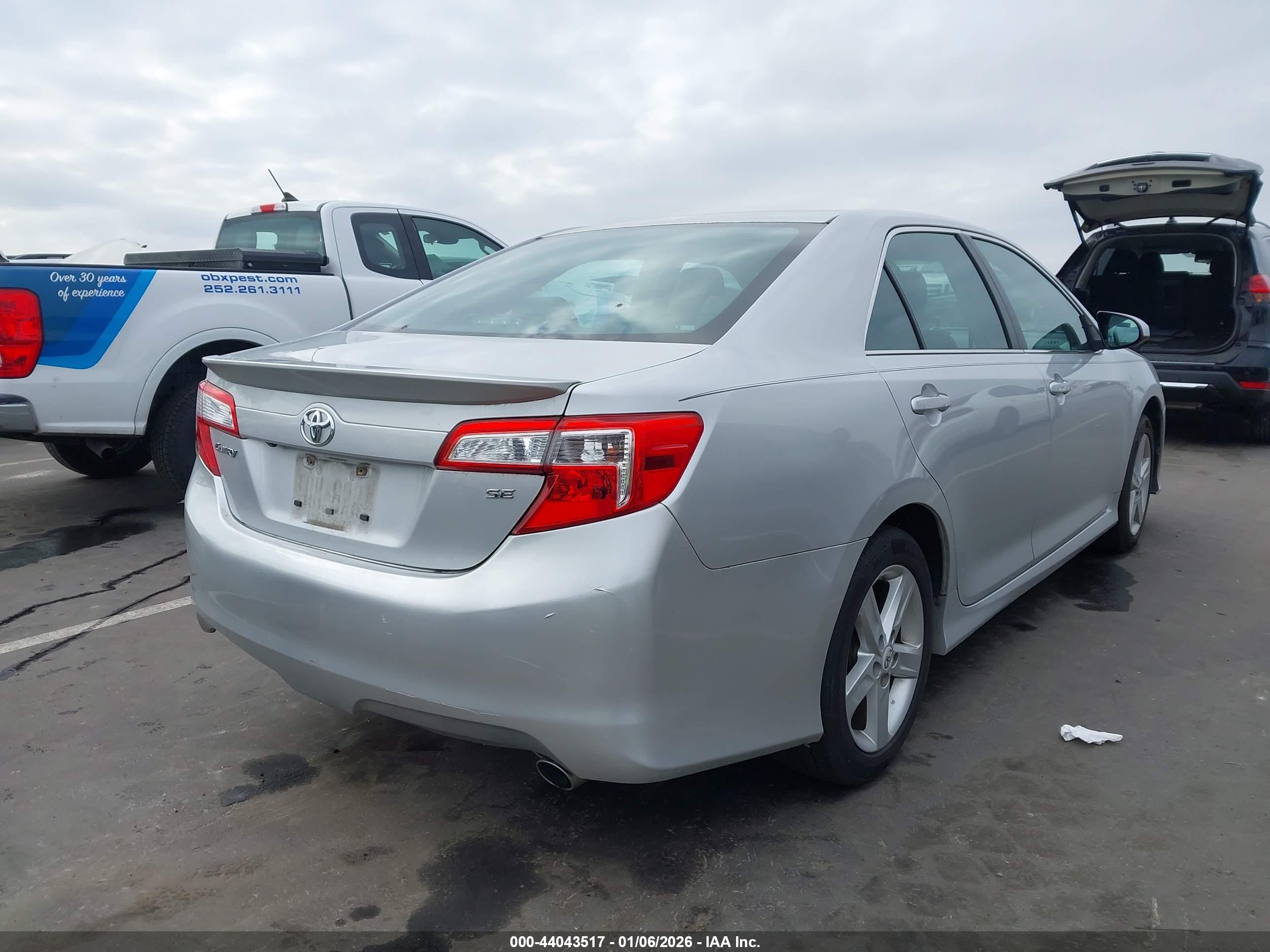 TOYOTA CAMRY image 4