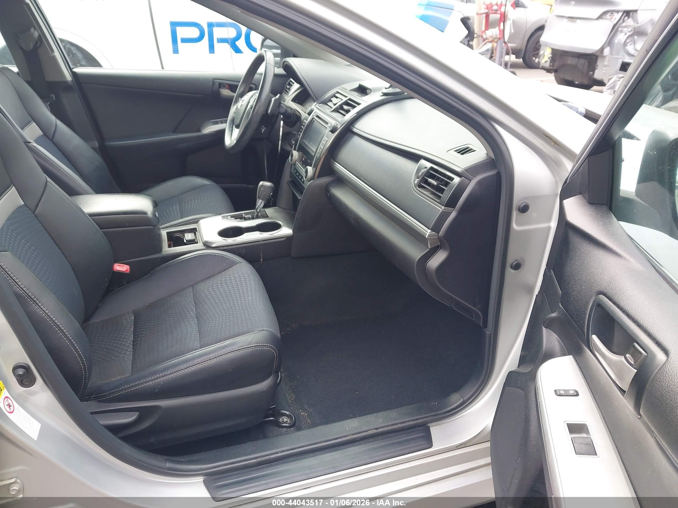 TOYOTA CAMRY image 5