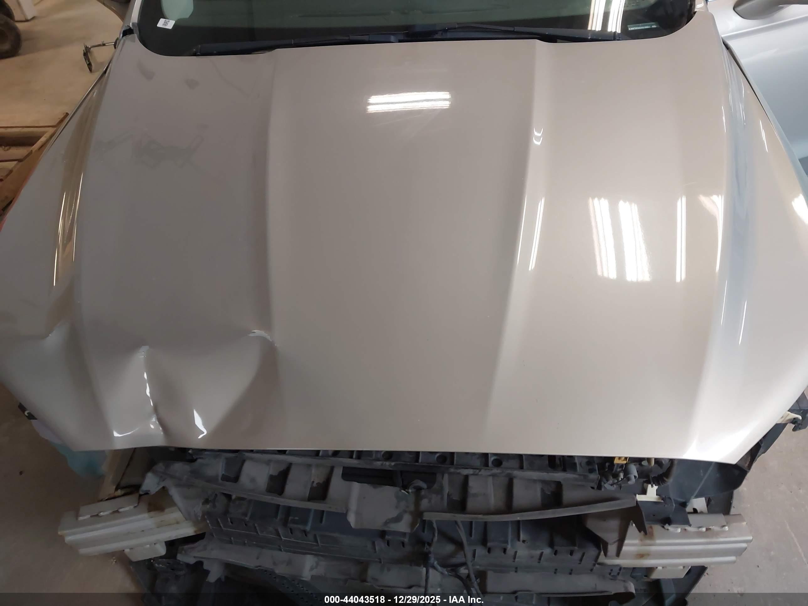 FORD FUSION image 10