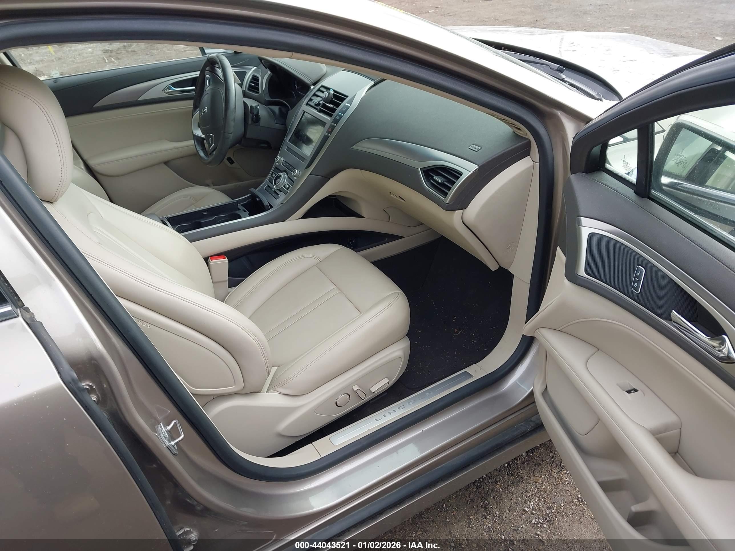 LINCOLN MKZ image 5