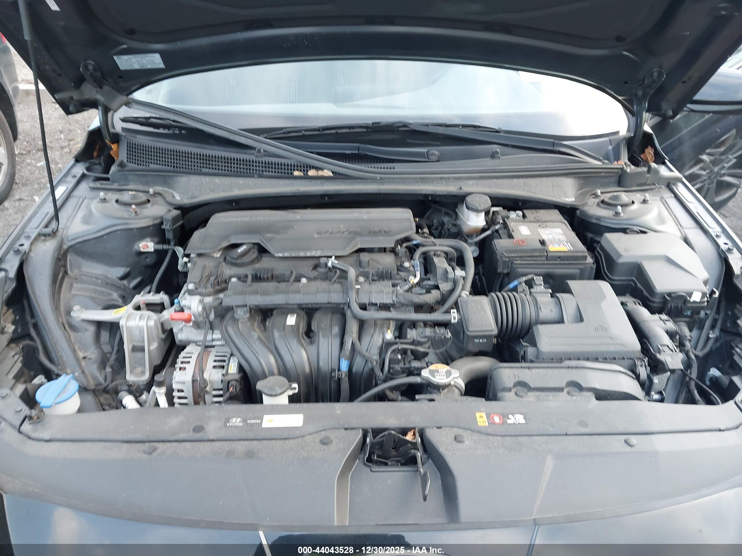 HYUNDAI ELANTRA image 10