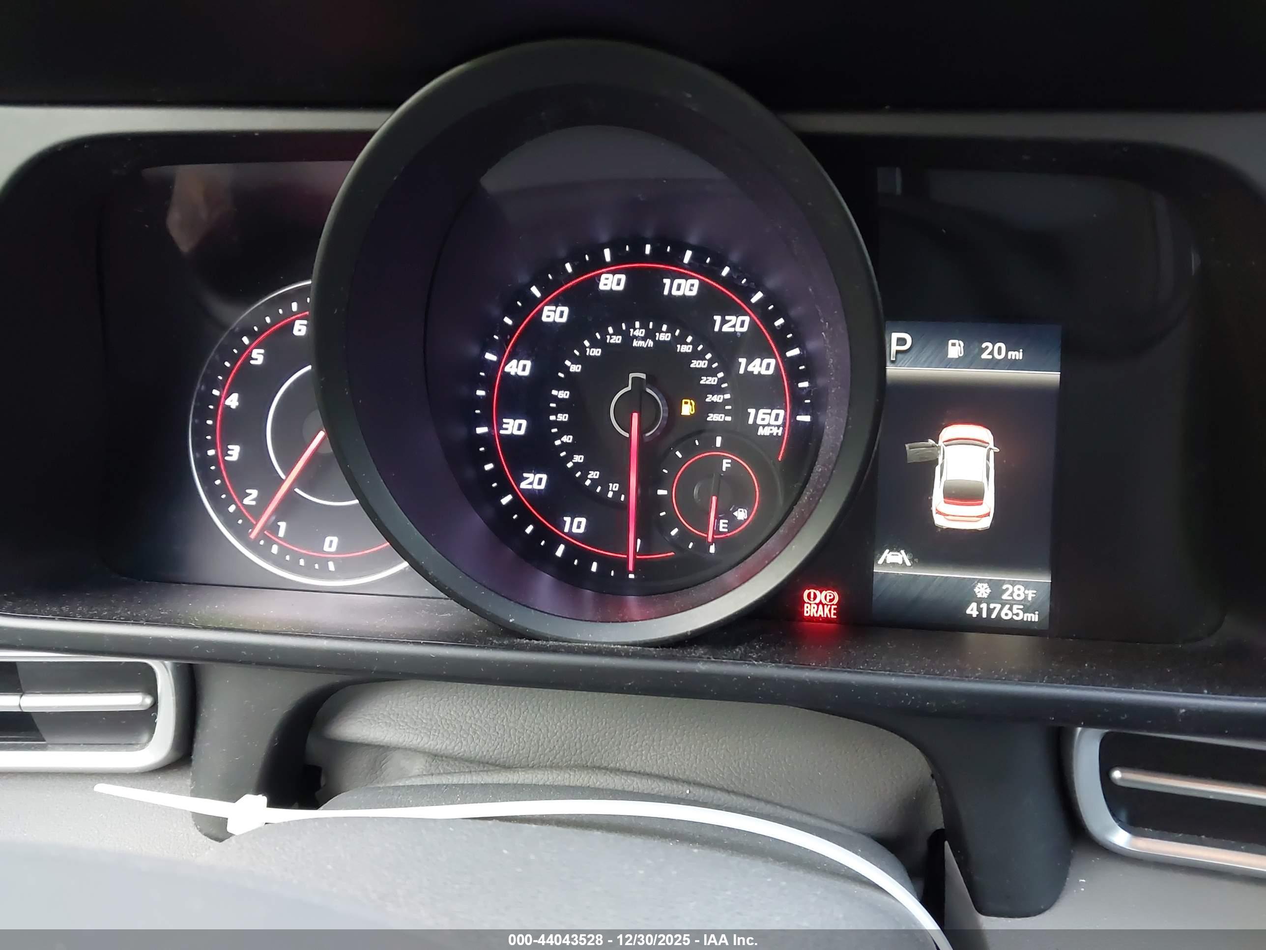 HYUNDAI ELANTRA image 7