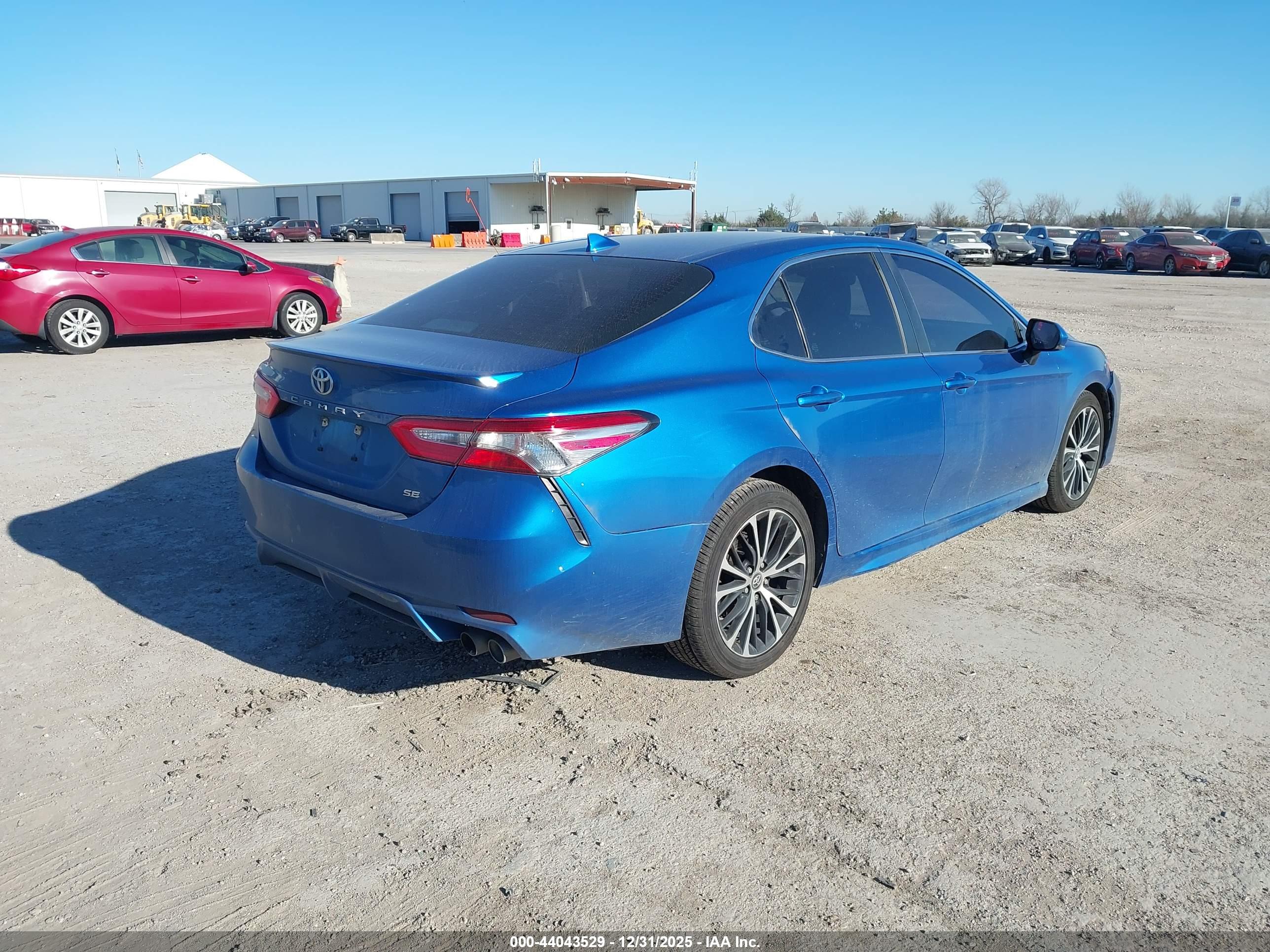 TOYOTA CAMRY image 4
