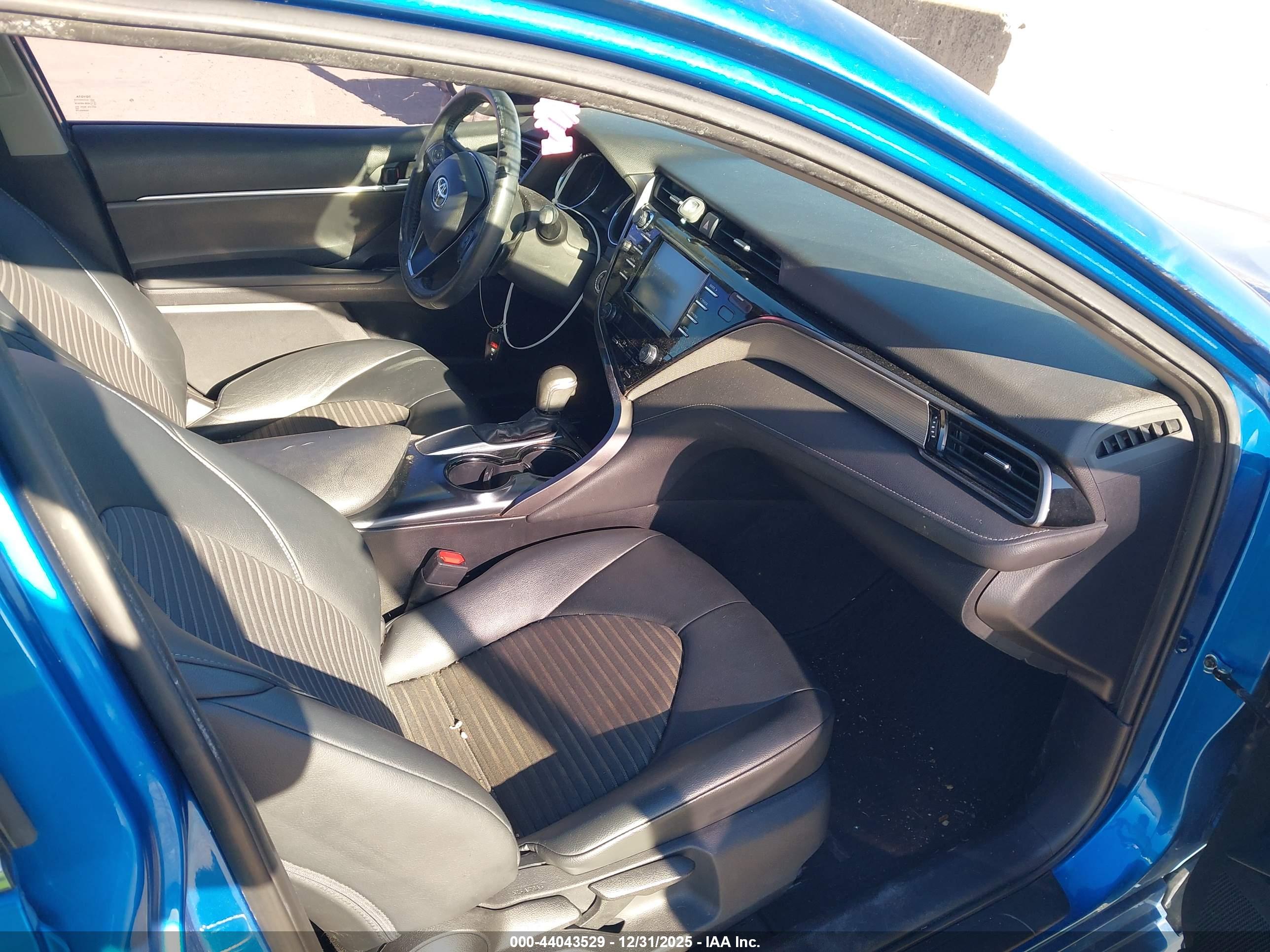 TOYOTA CAMRY image 5
