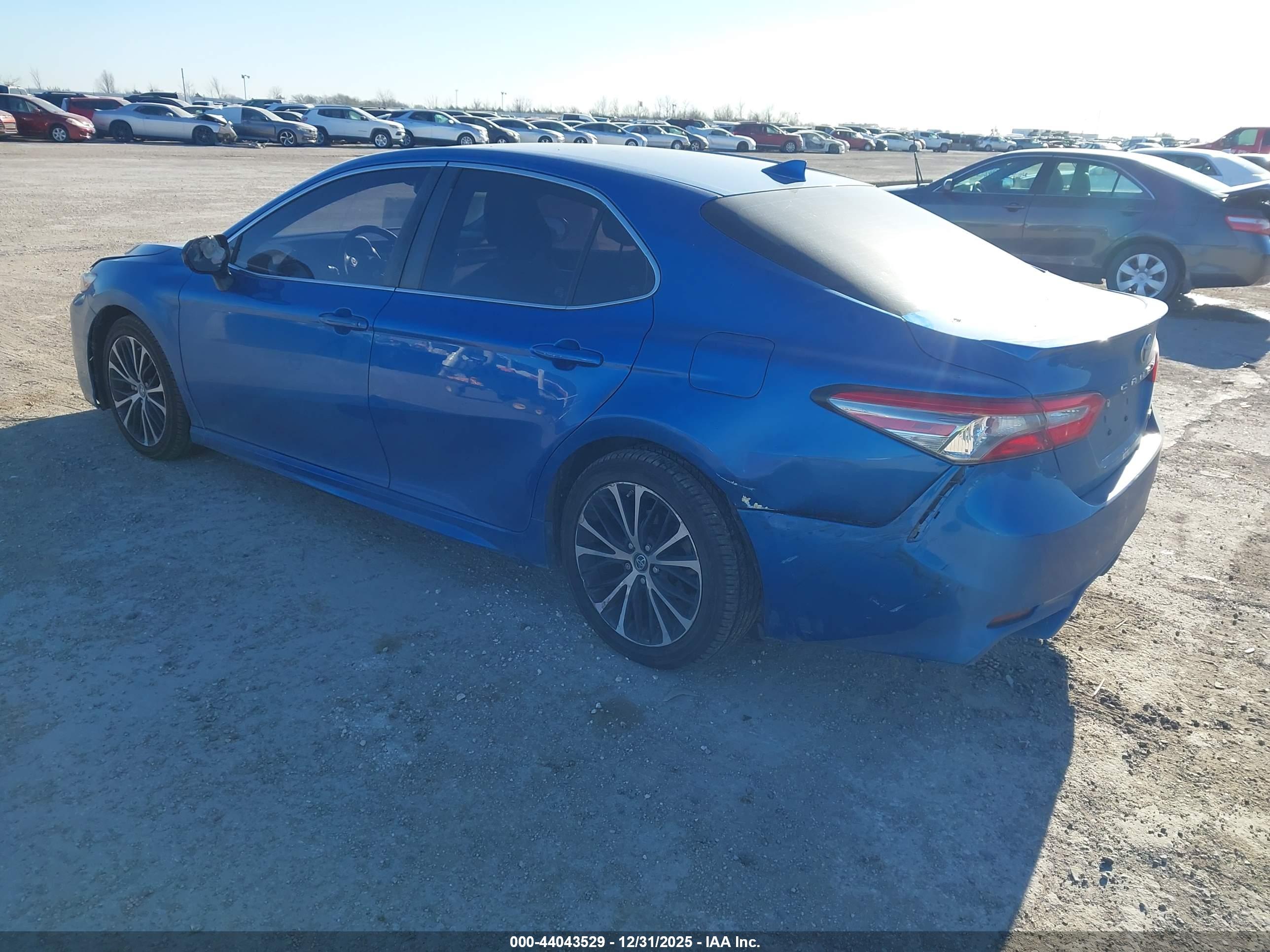 TOYOTA CAMRY image 6