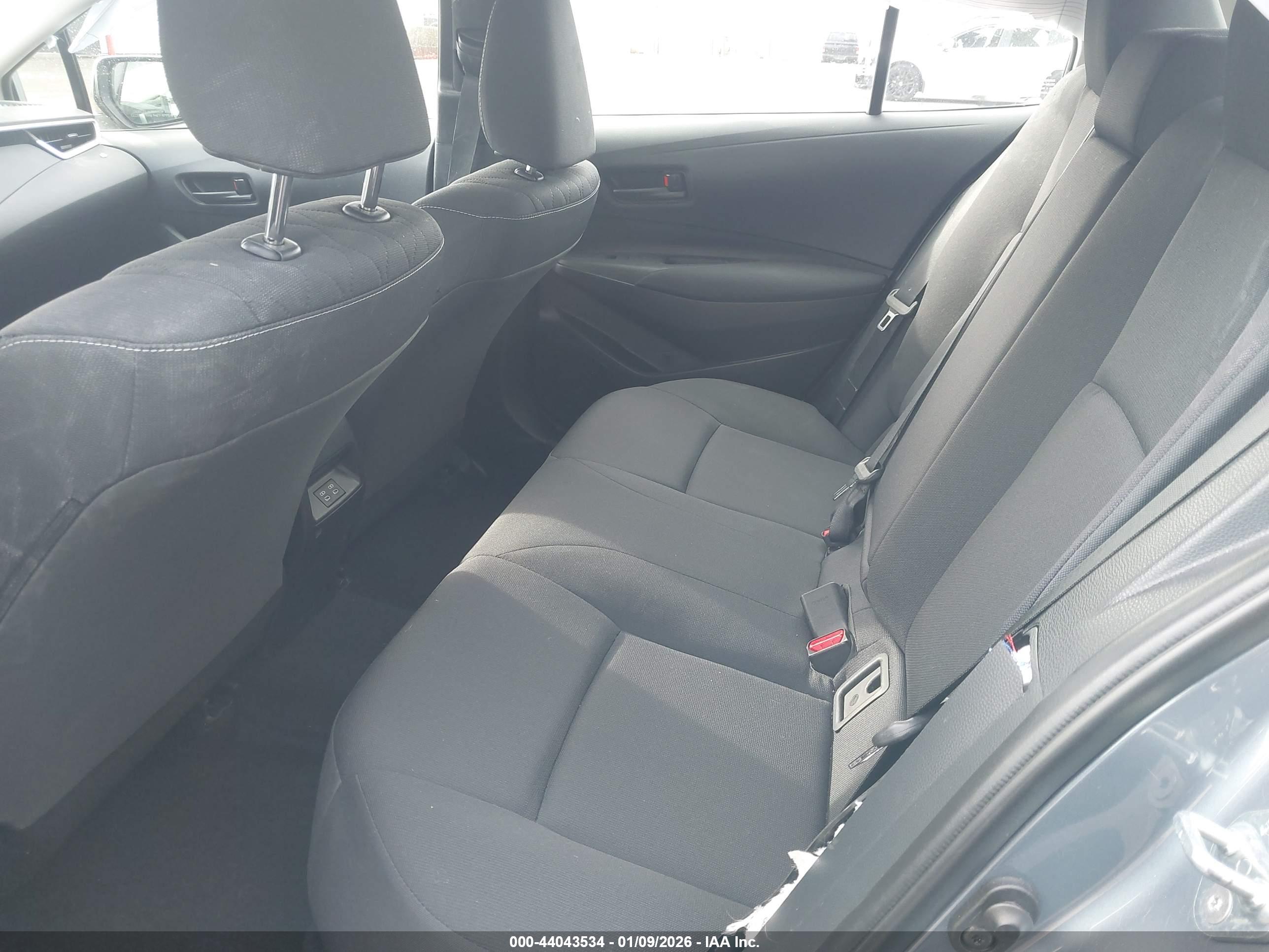 TOYOTA COROLLA image 8