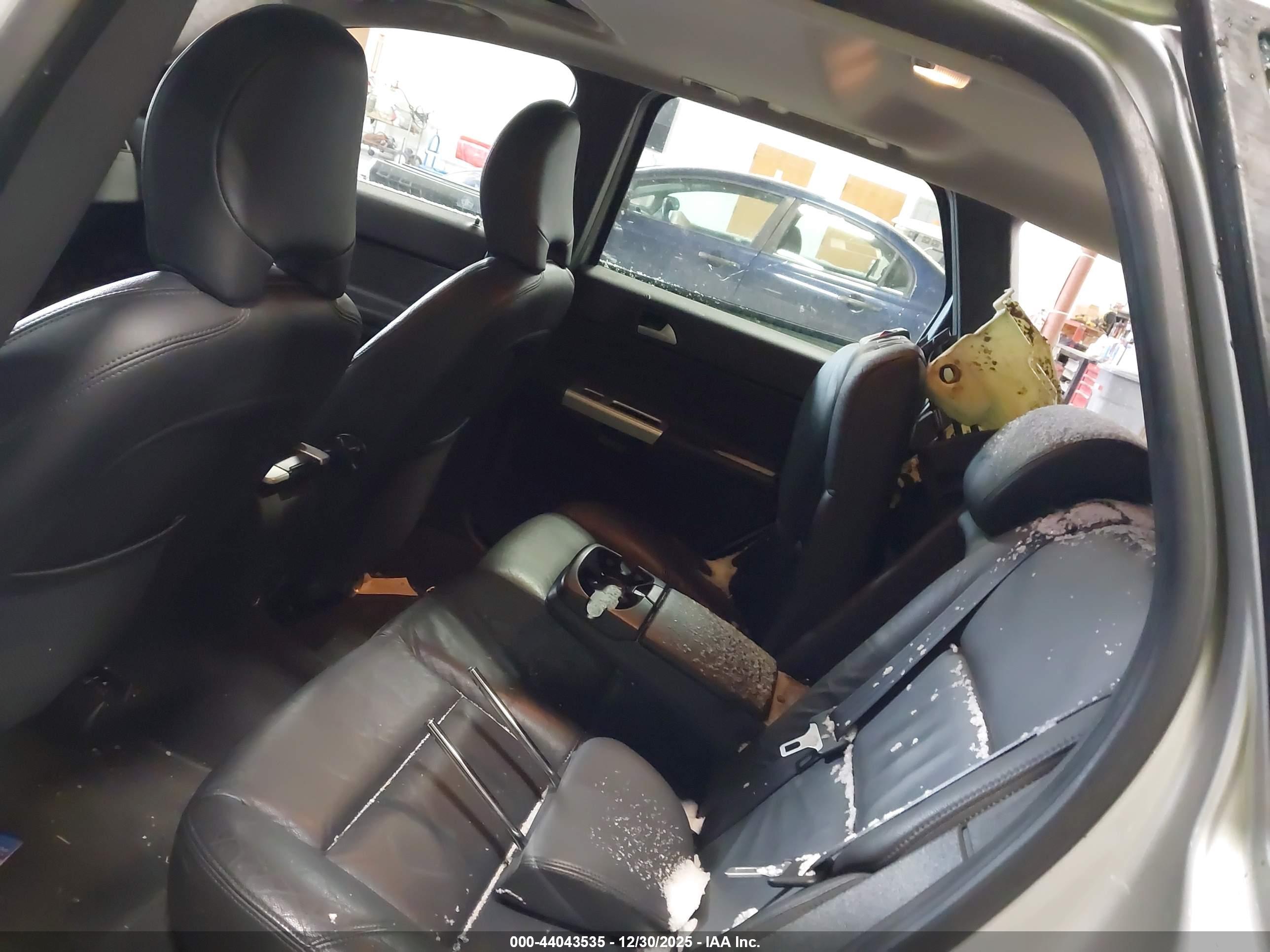 VOLVO V50 image 8