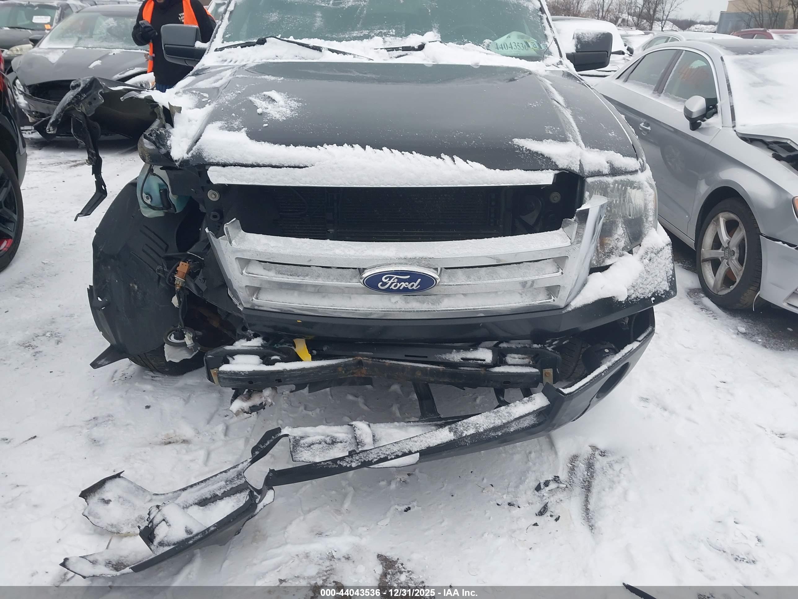 FORD EXPEDITION image 6