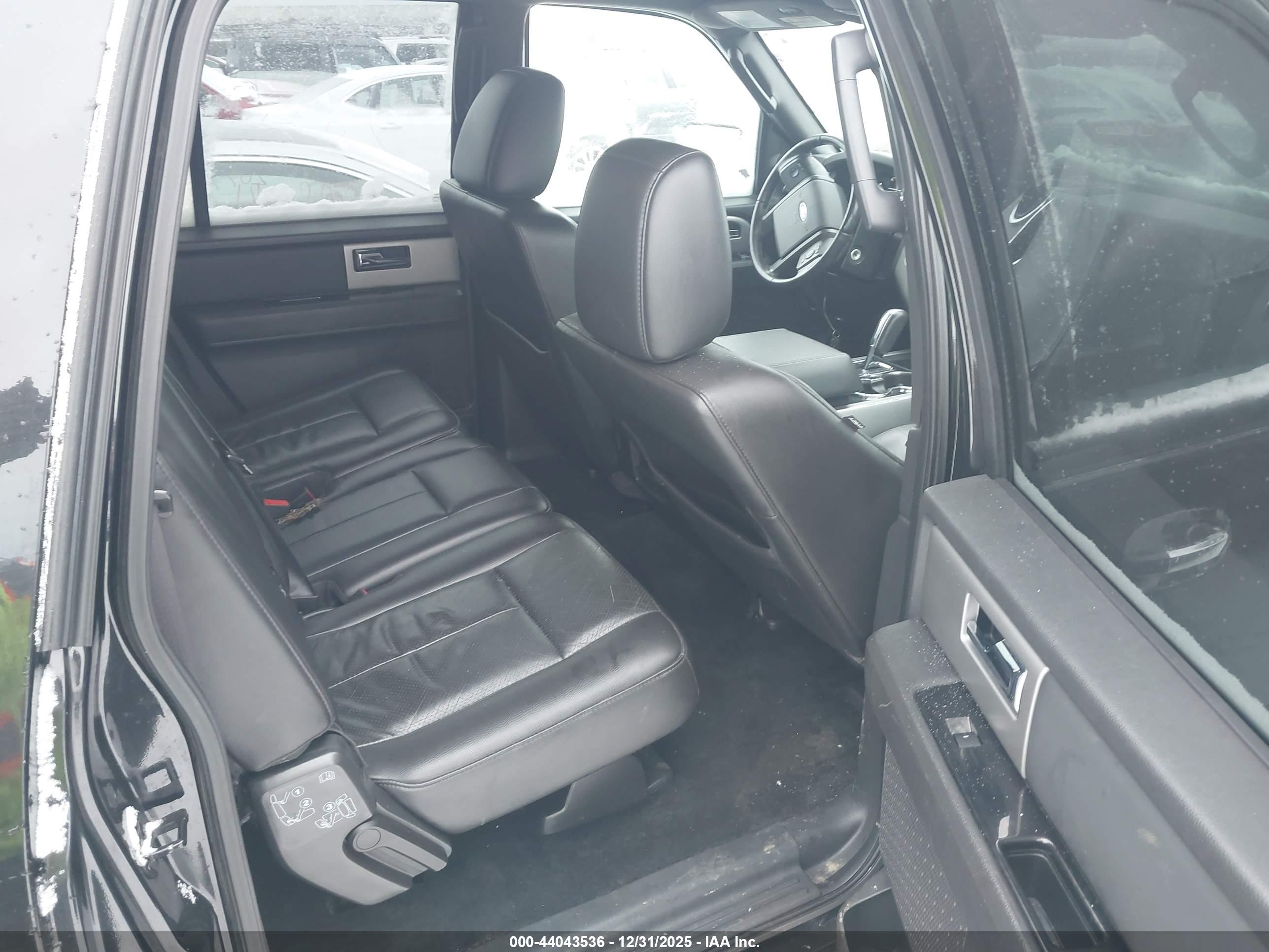 FORD EXPEDITION image 8