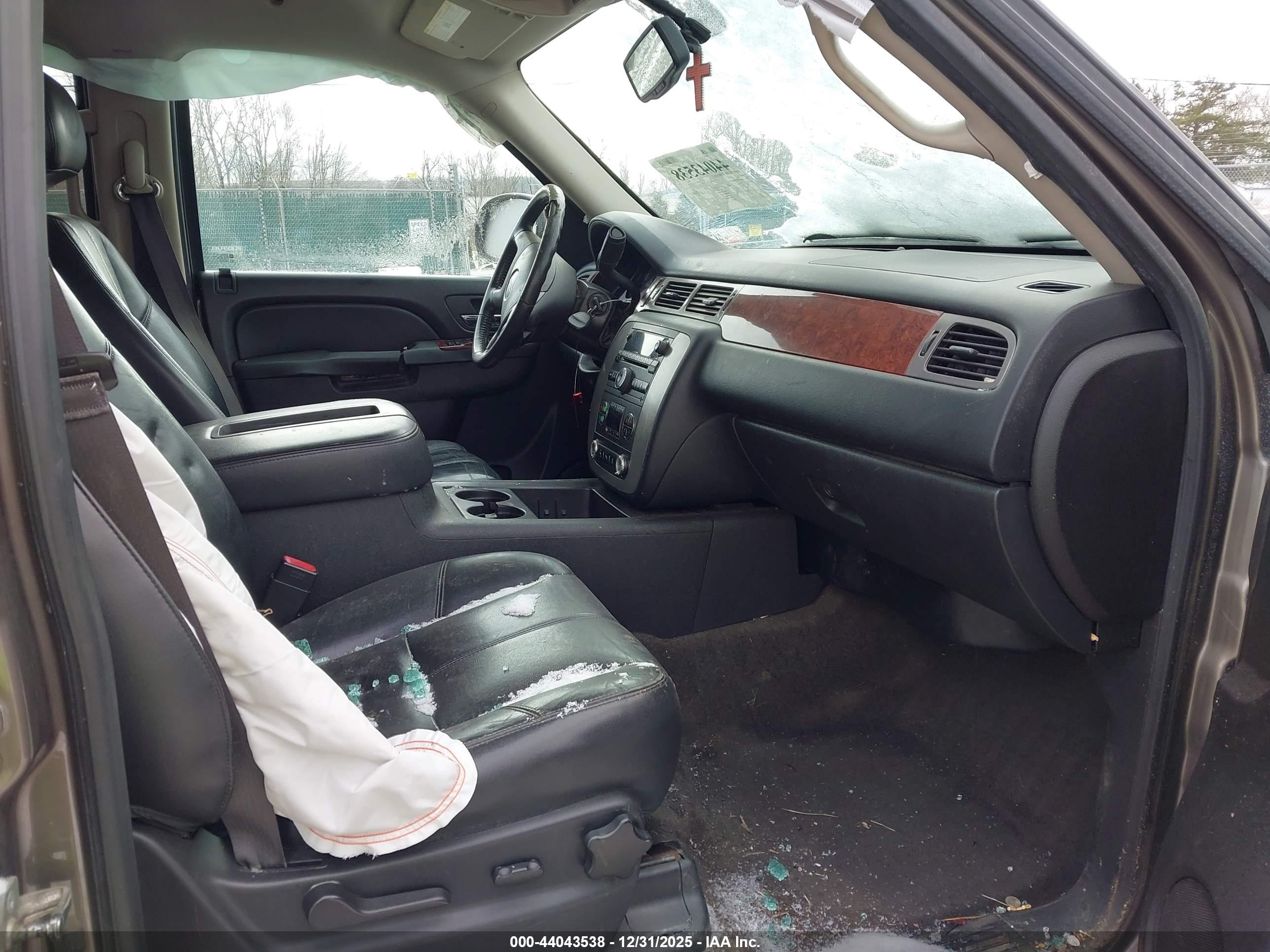 GMC YUKON image 5