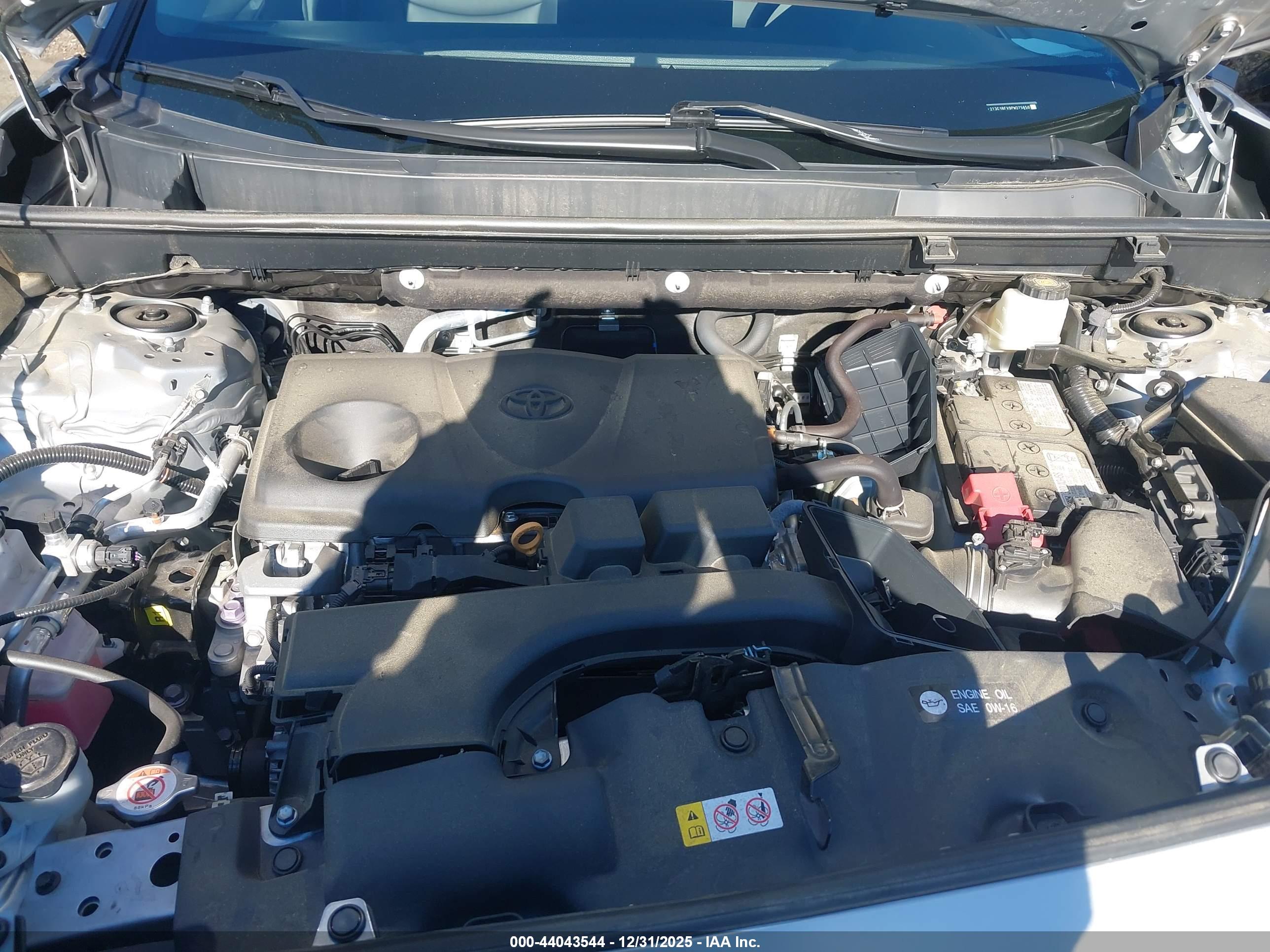 TOYOTA RAV4 image 10