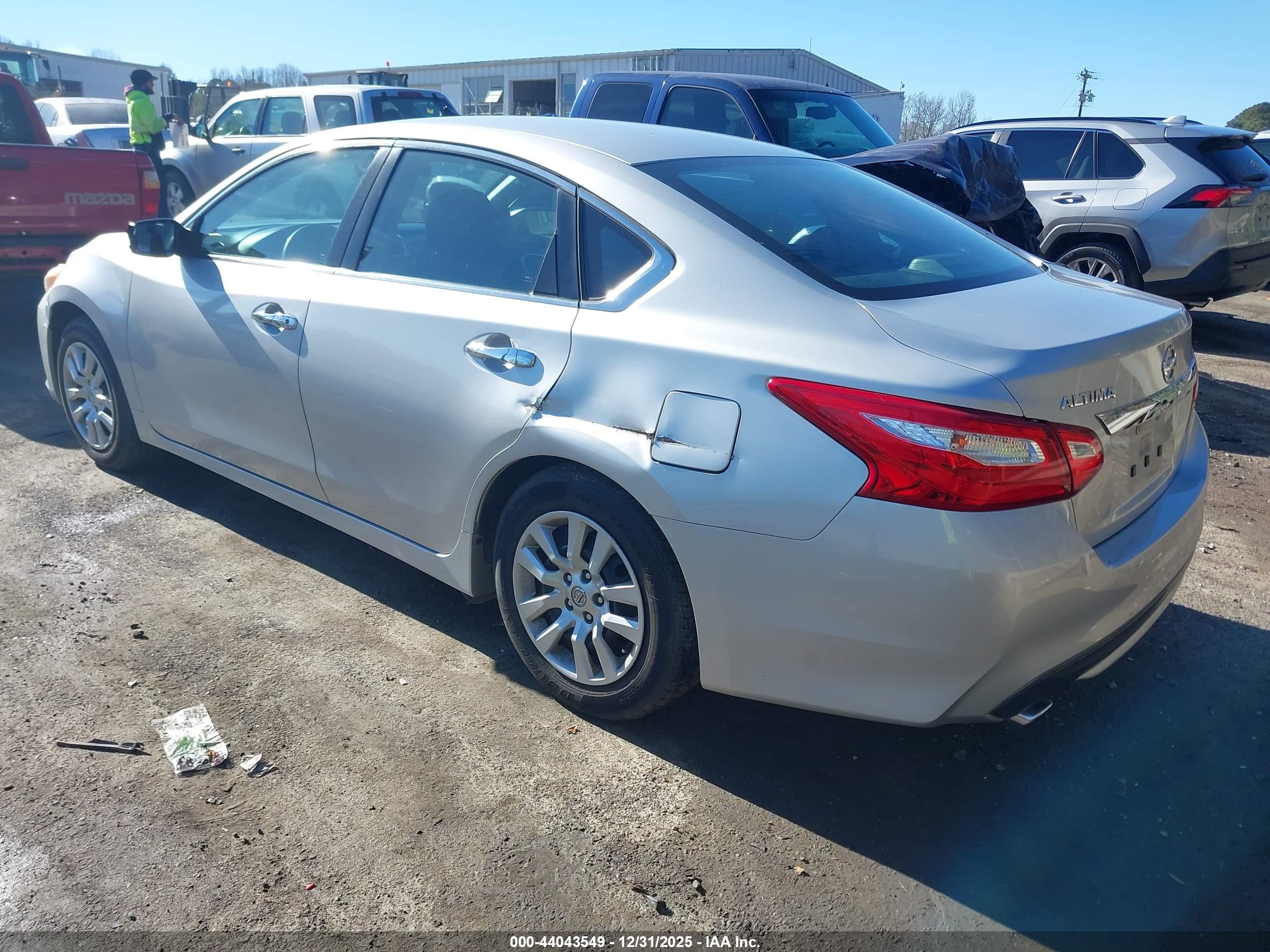 NISSAN ALTIMA image 3