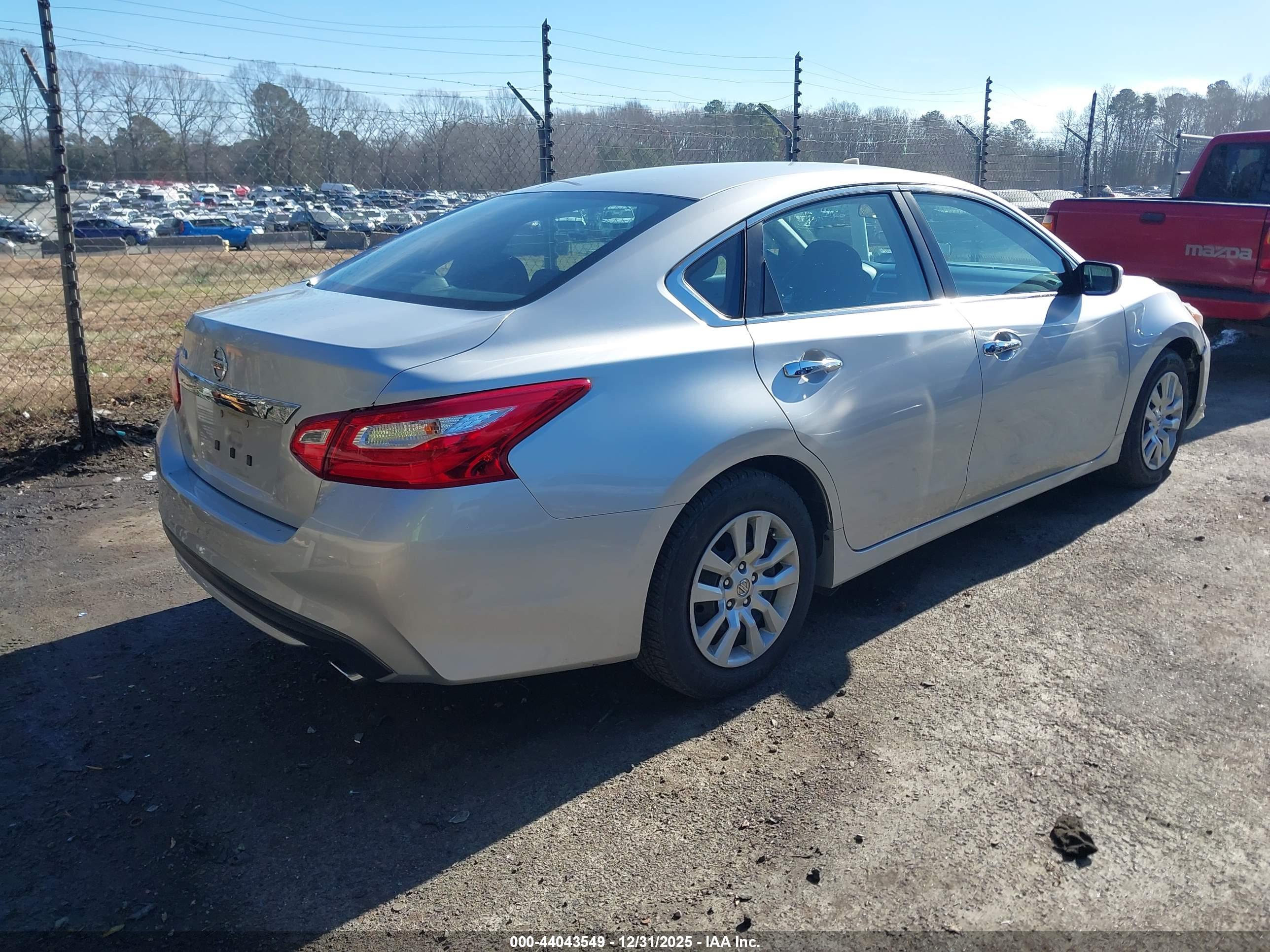 NISSAN ALTIMA image 4