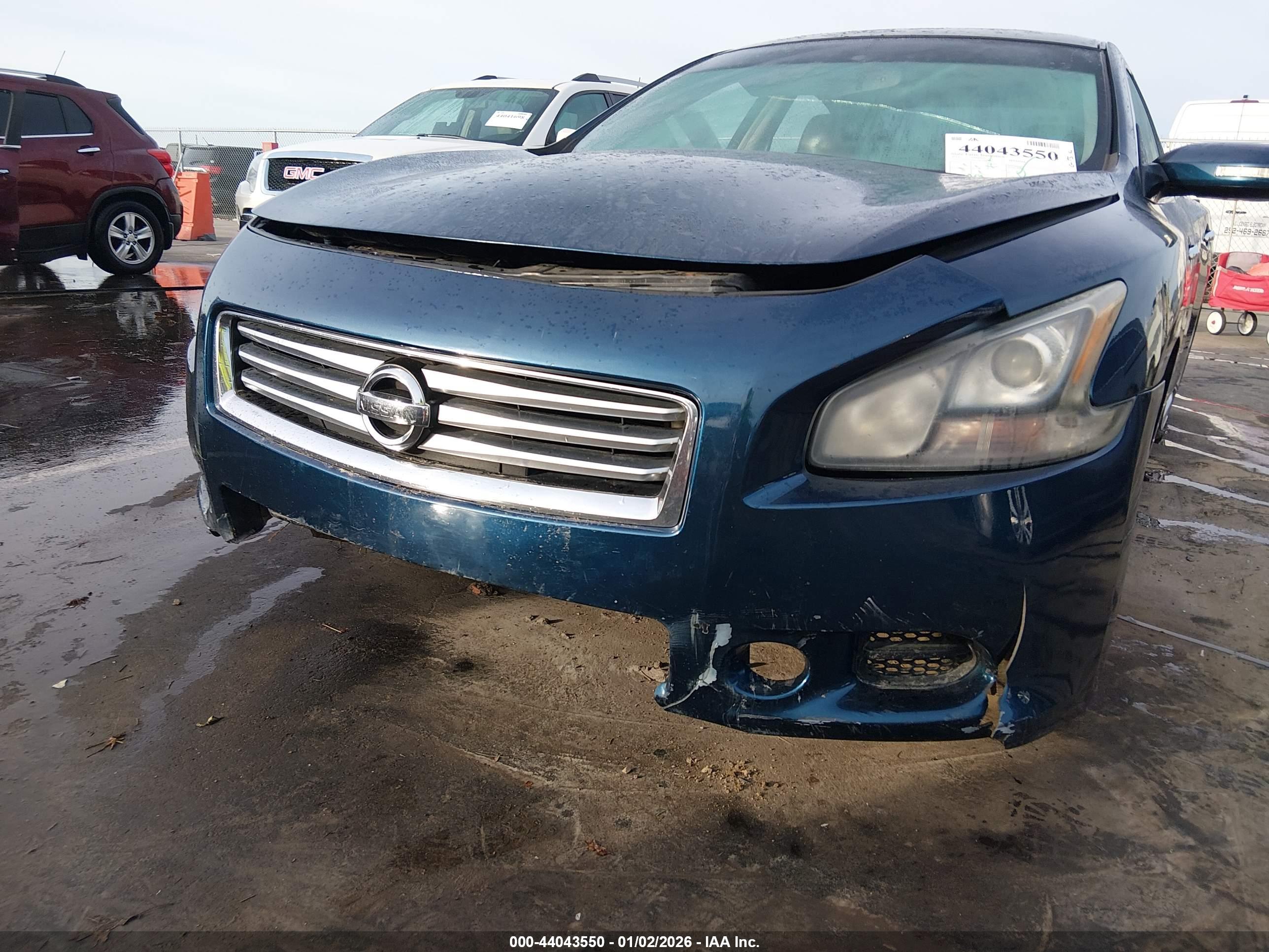 NISSAN MAXIMA image 6