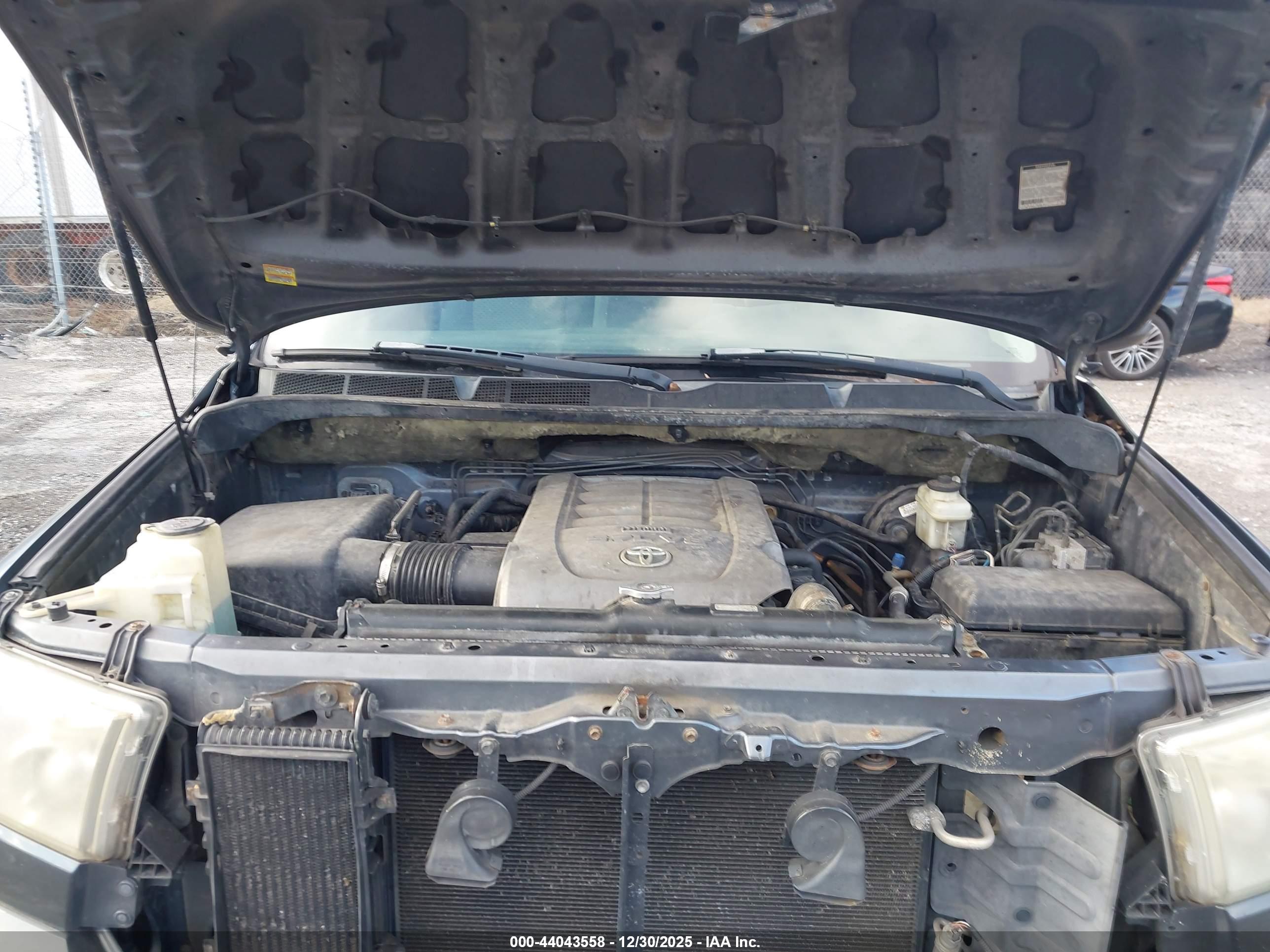 TOYOTA TUNDRA image 10