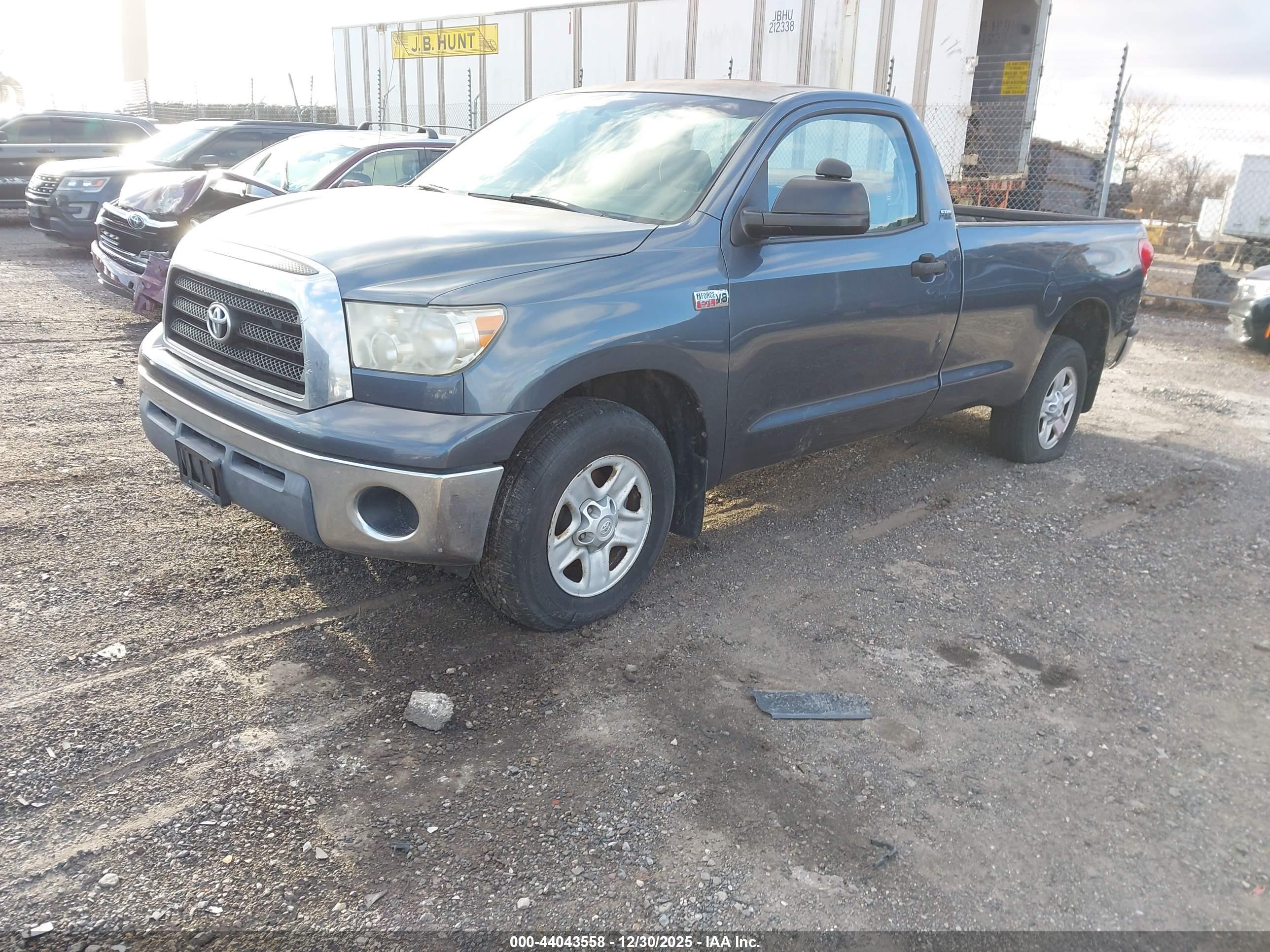TOYOTA TUNDRA image 2