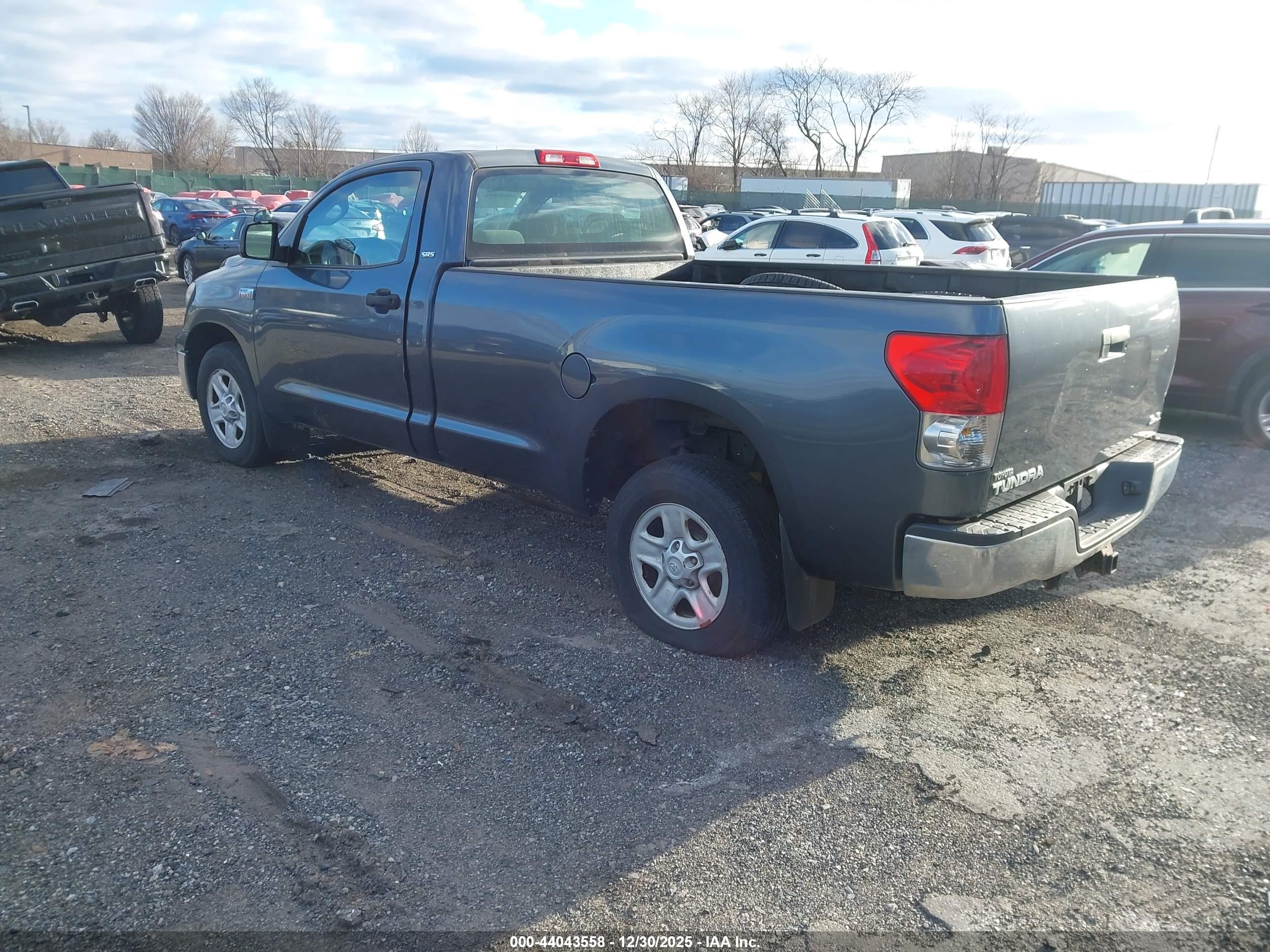 TOYOTA TUNDRA image 3