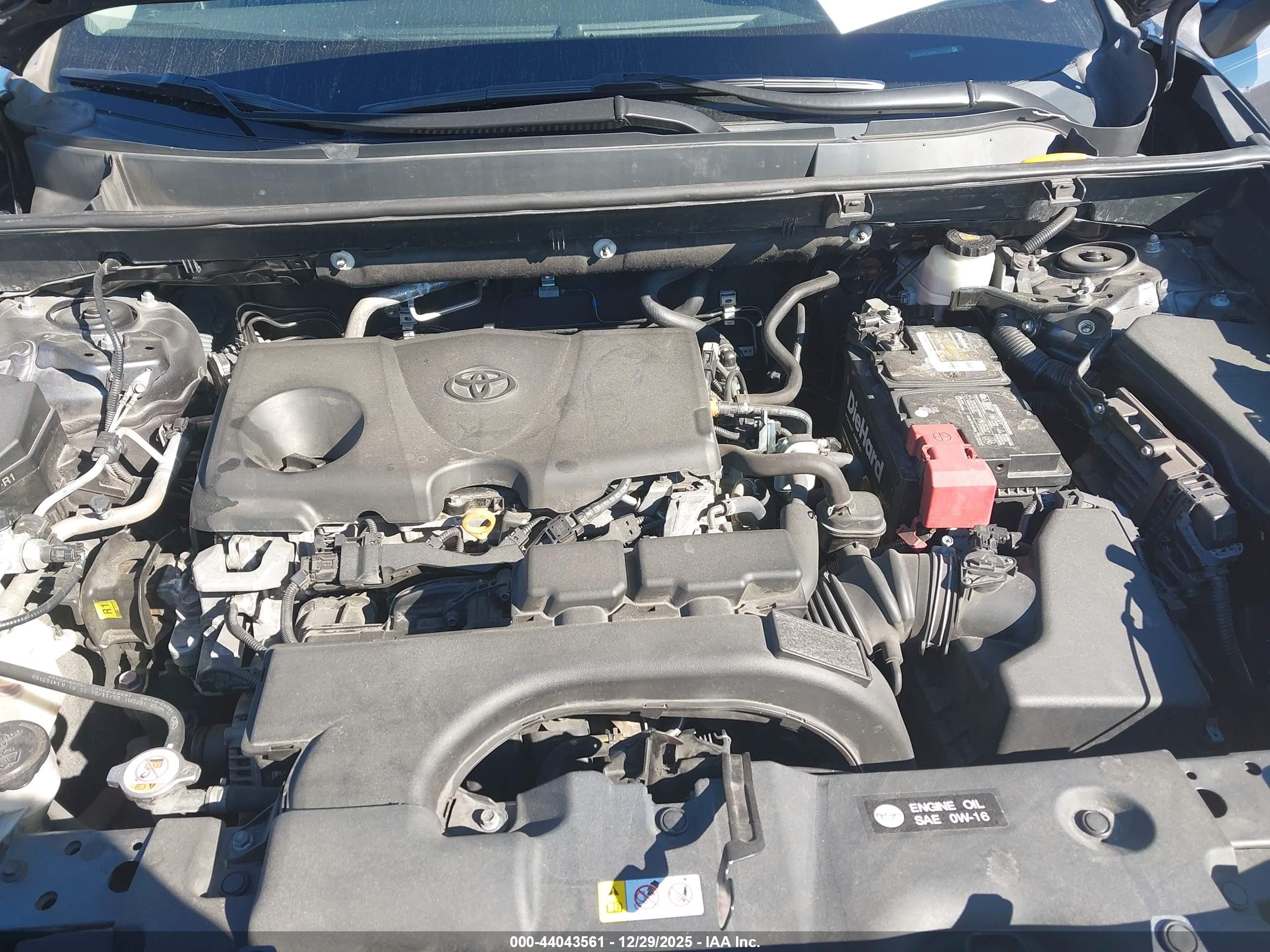 TOYOTA RAV4 image 10