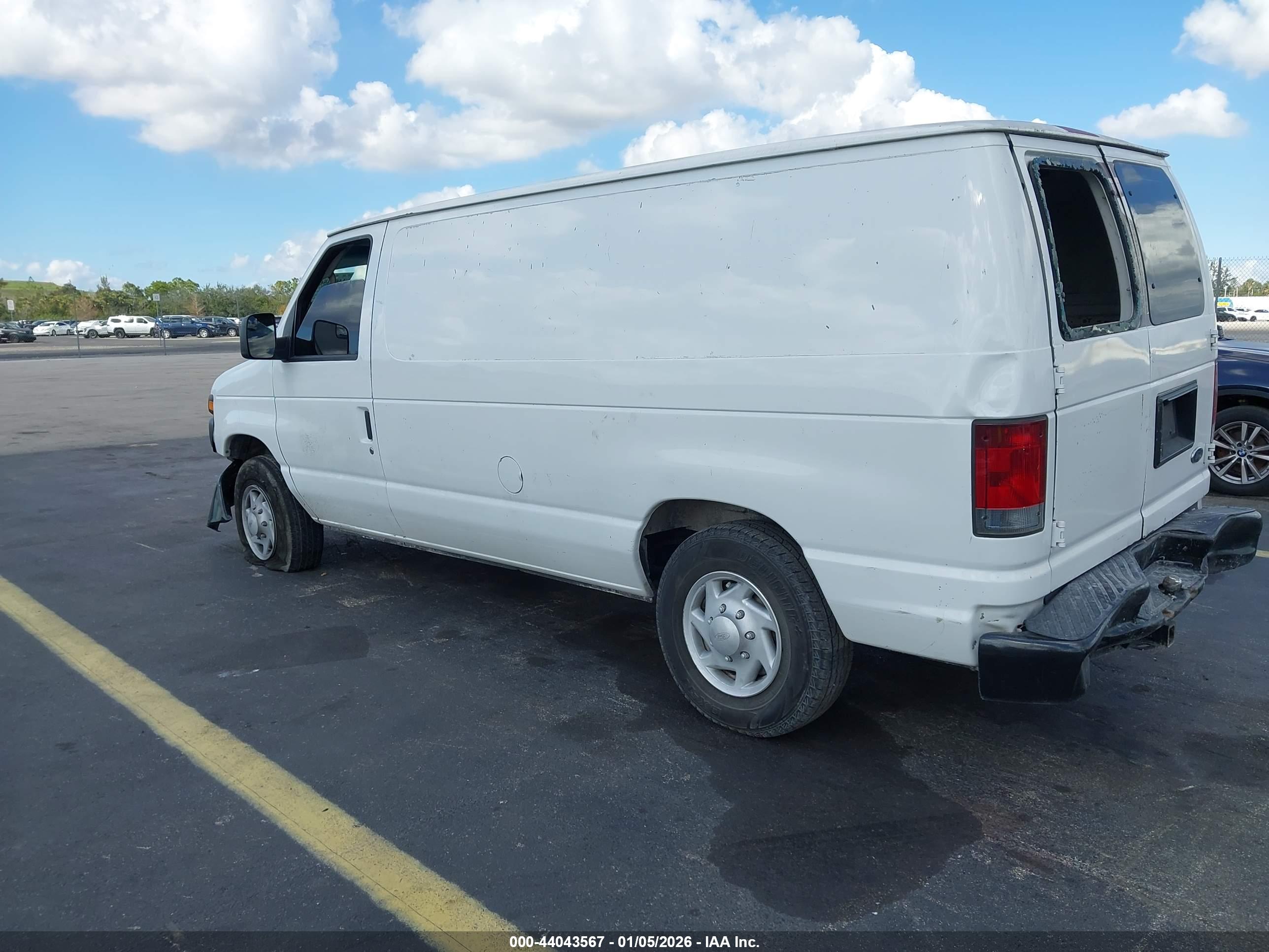 FORD E-250 image 3
