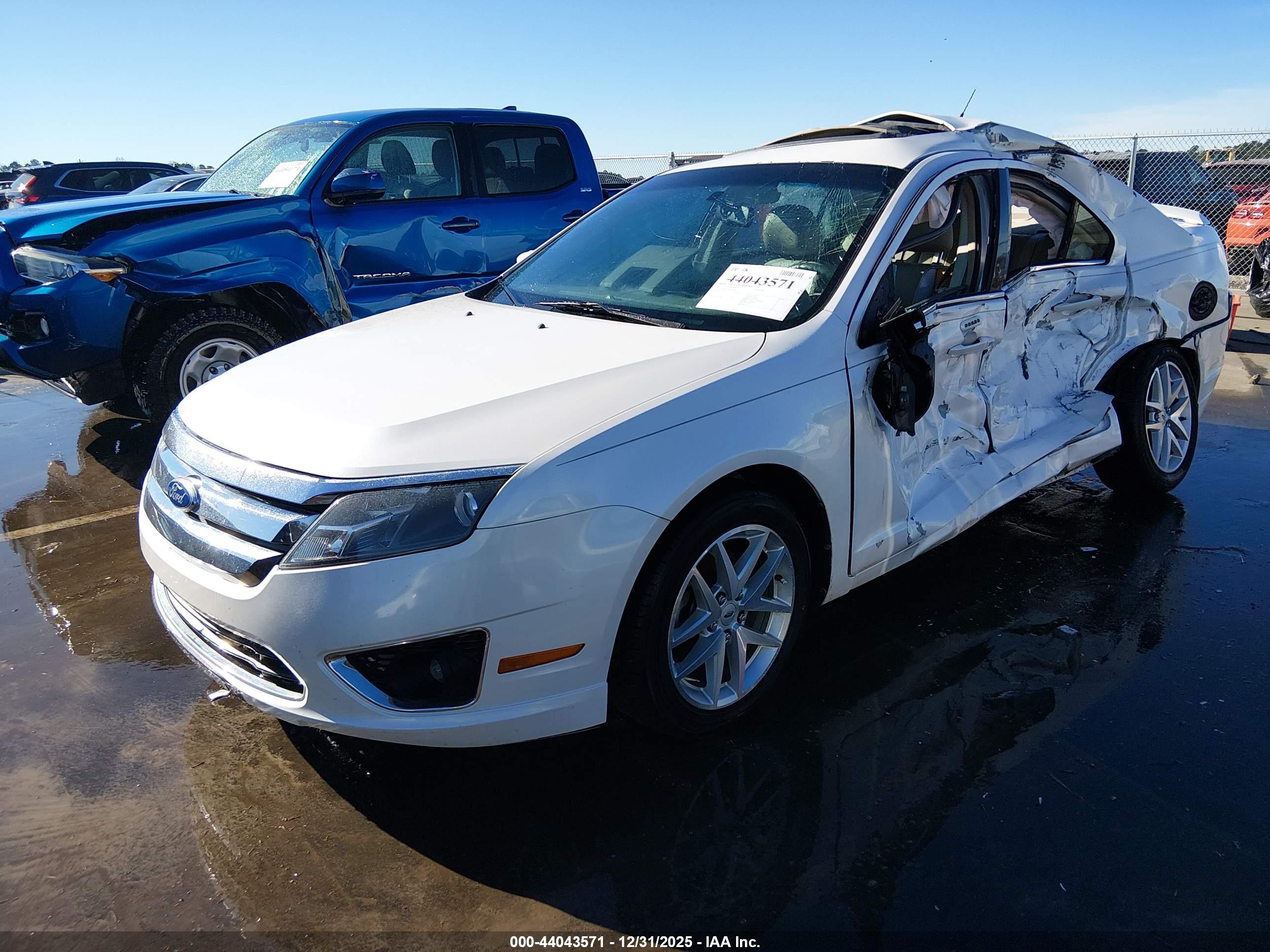 FORD FUSION image 2