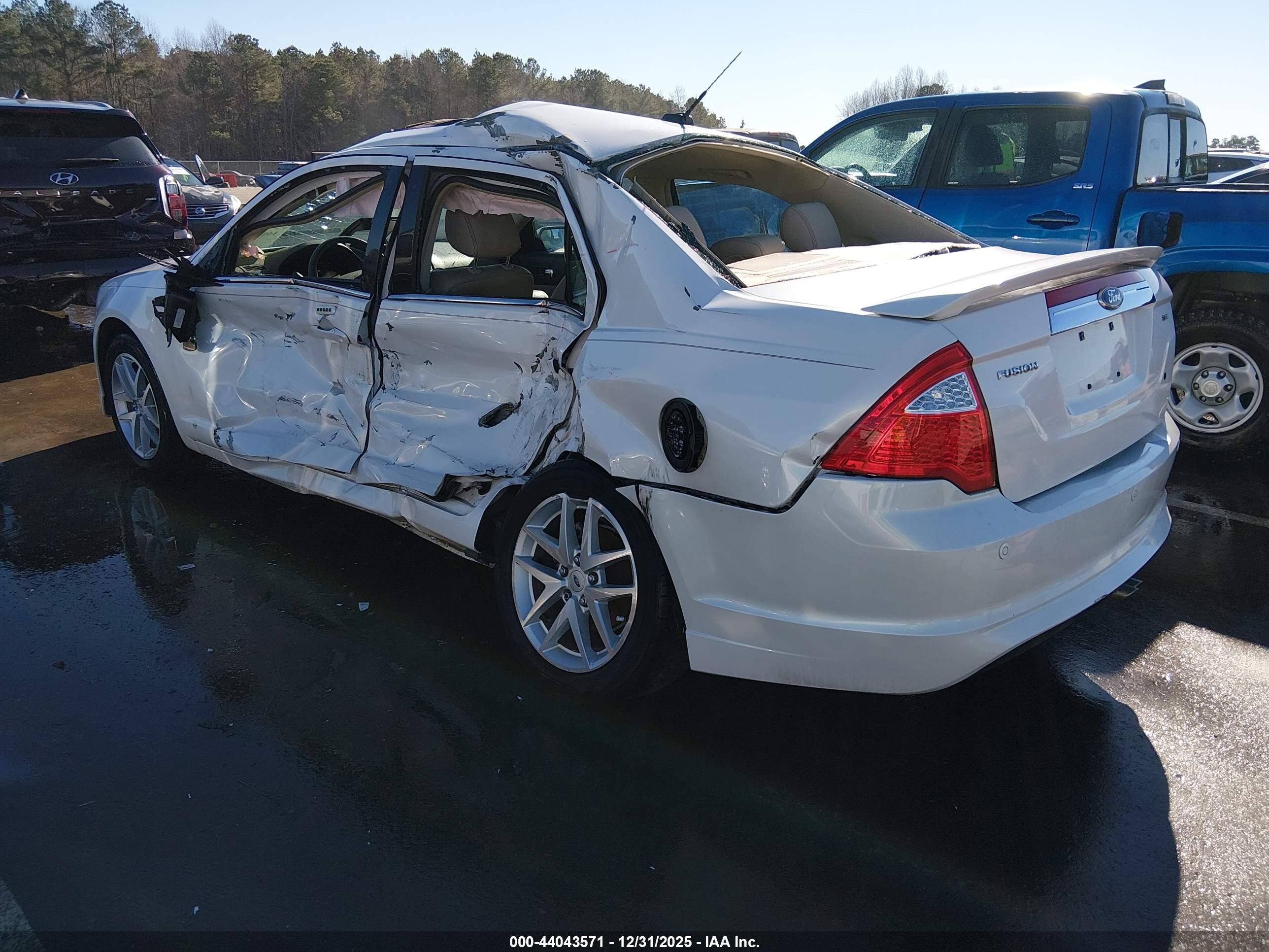 FORD FUSION image 3