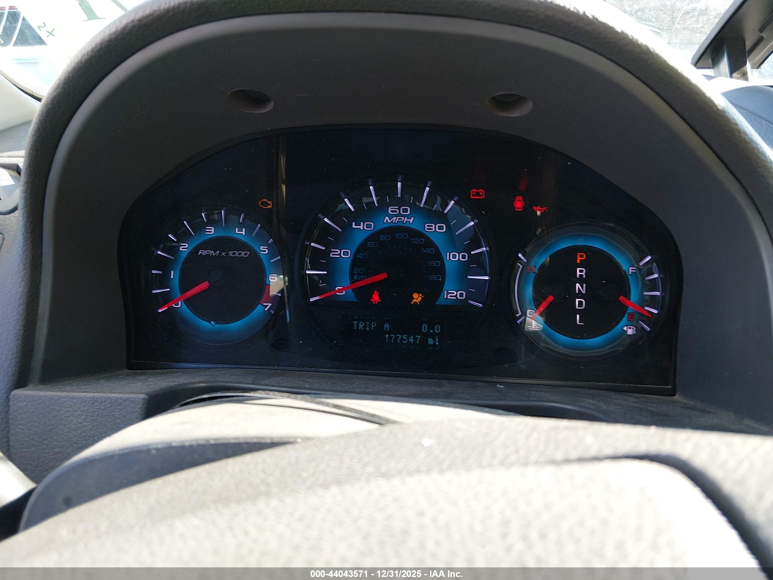 FORD FUSION image 7