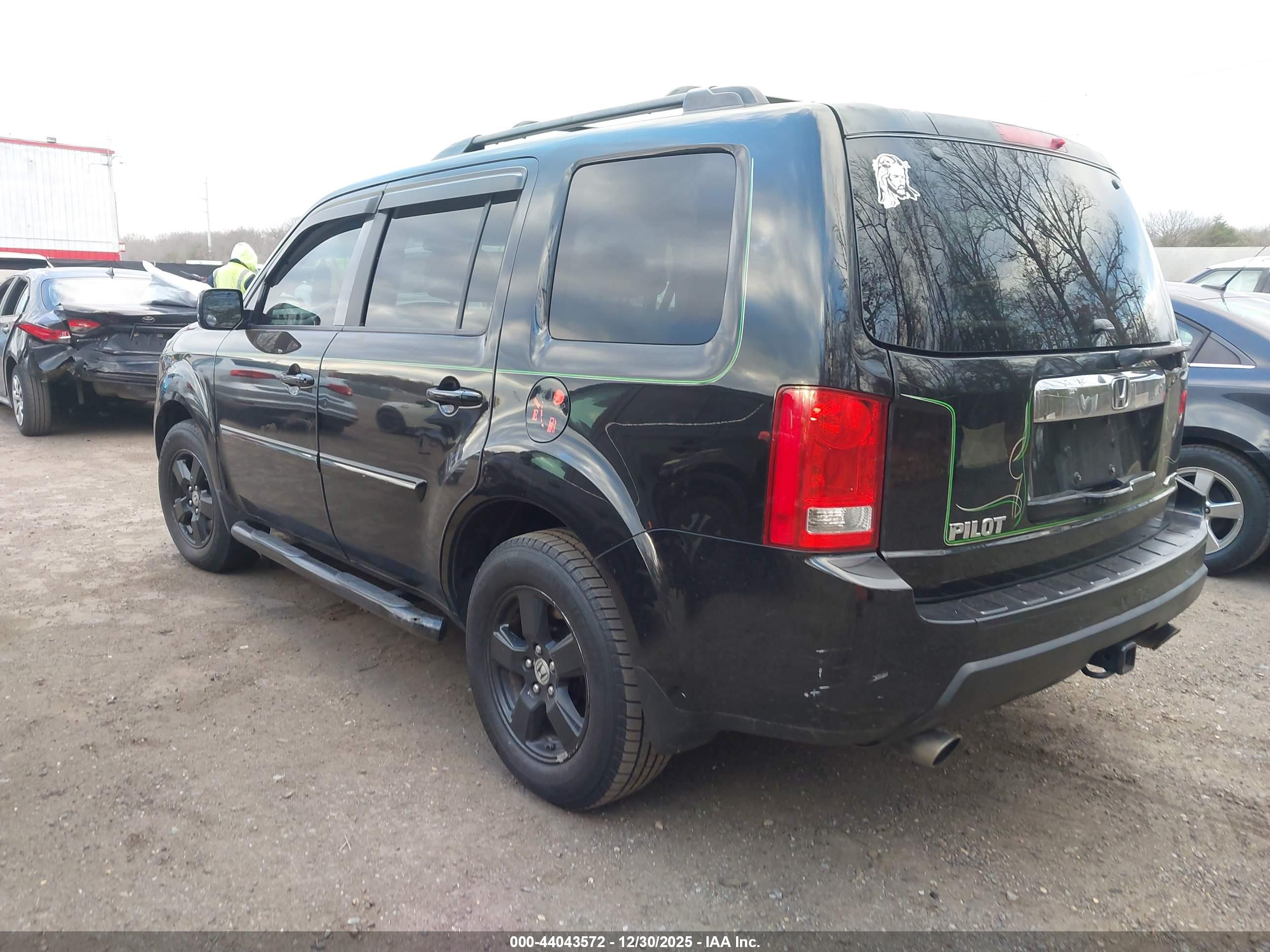 HONDA PILOT image 3
