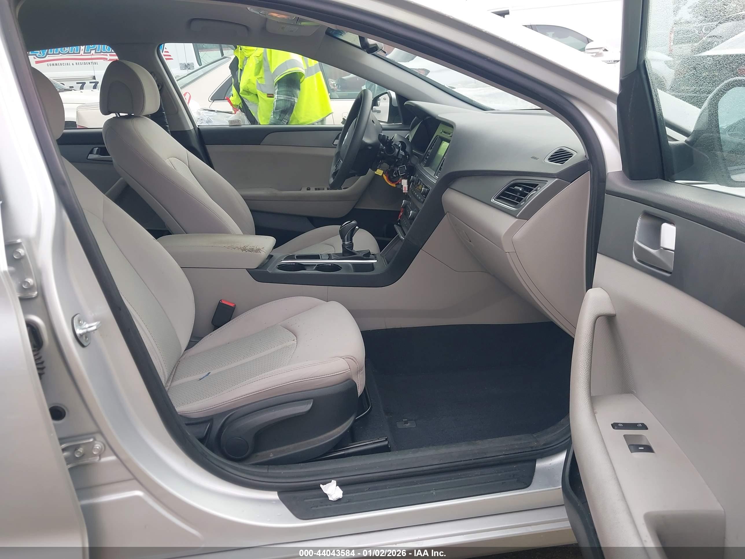 HYUNDAI SONATA image 5