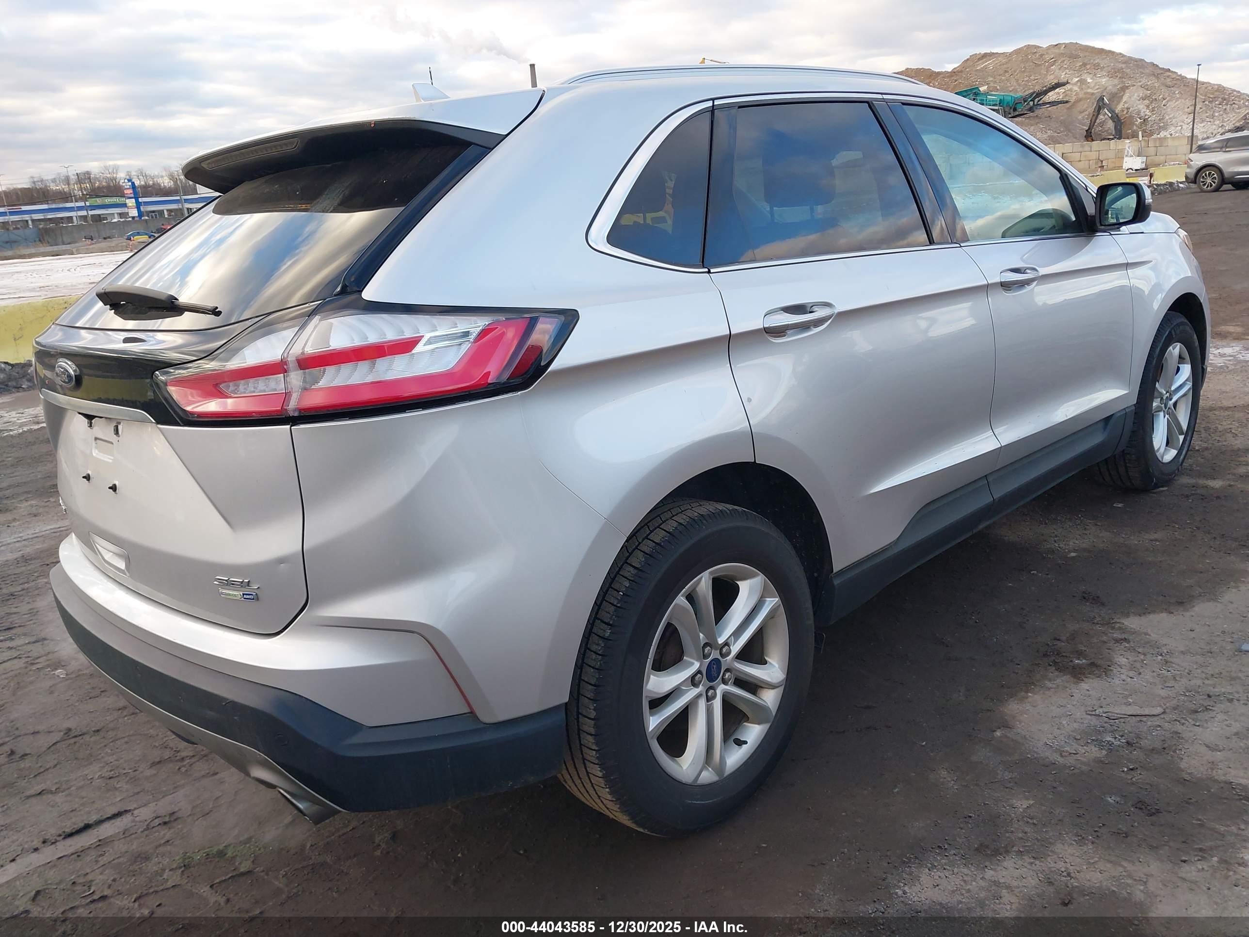 FORD EDGE image 4
