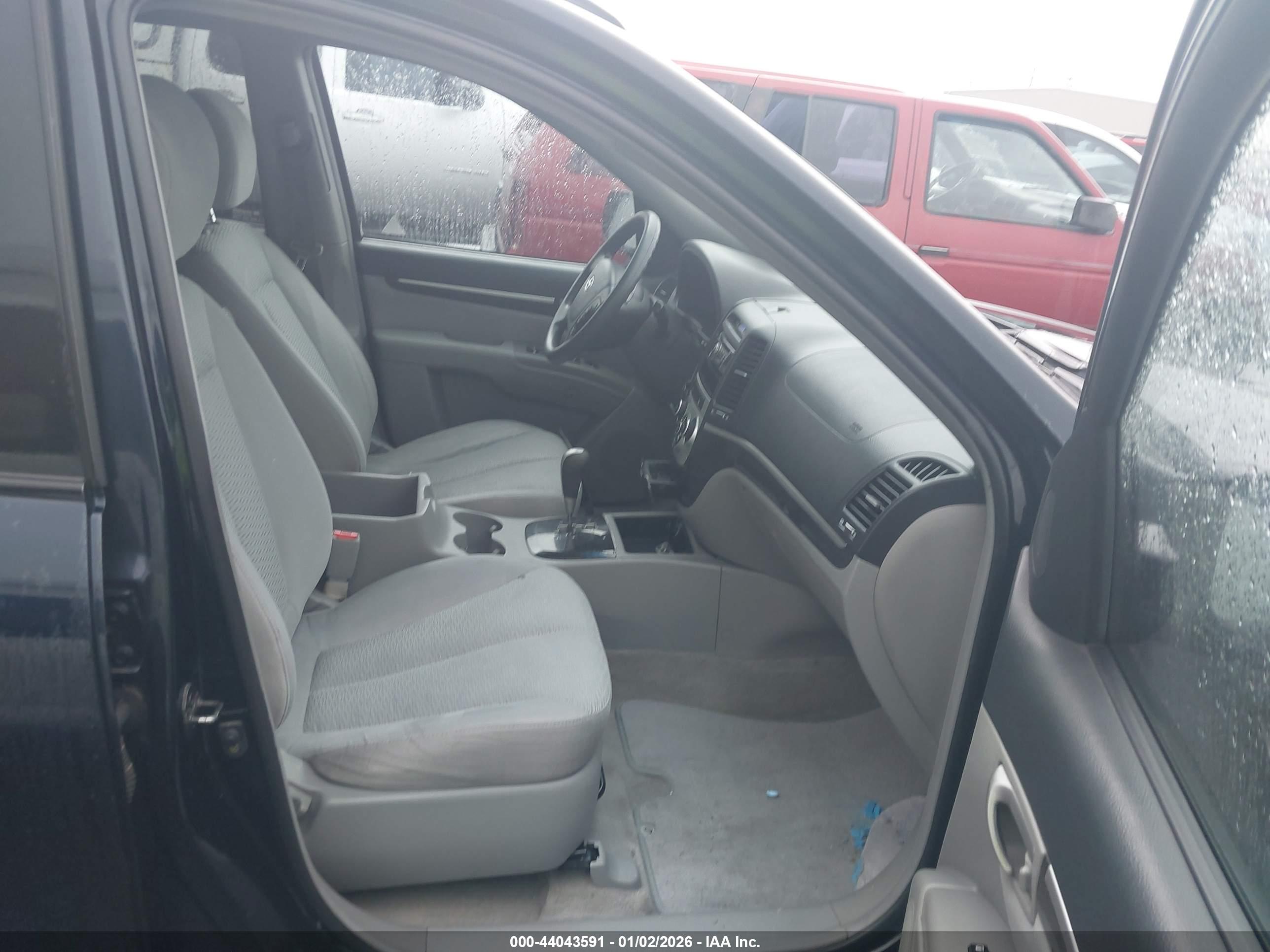 HYUNDAI SANTA image 5