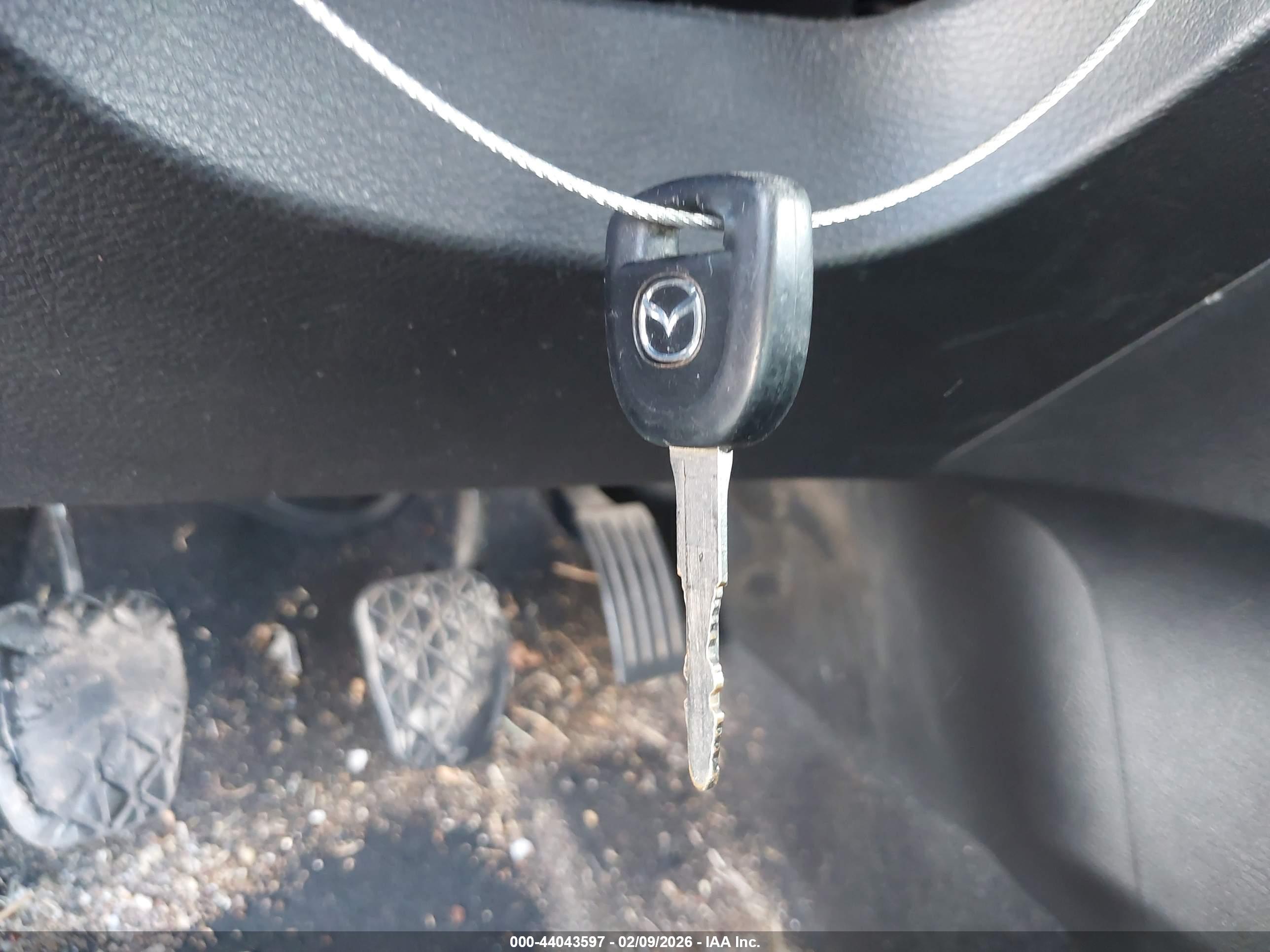 MAZDA MAZDA3 image 11