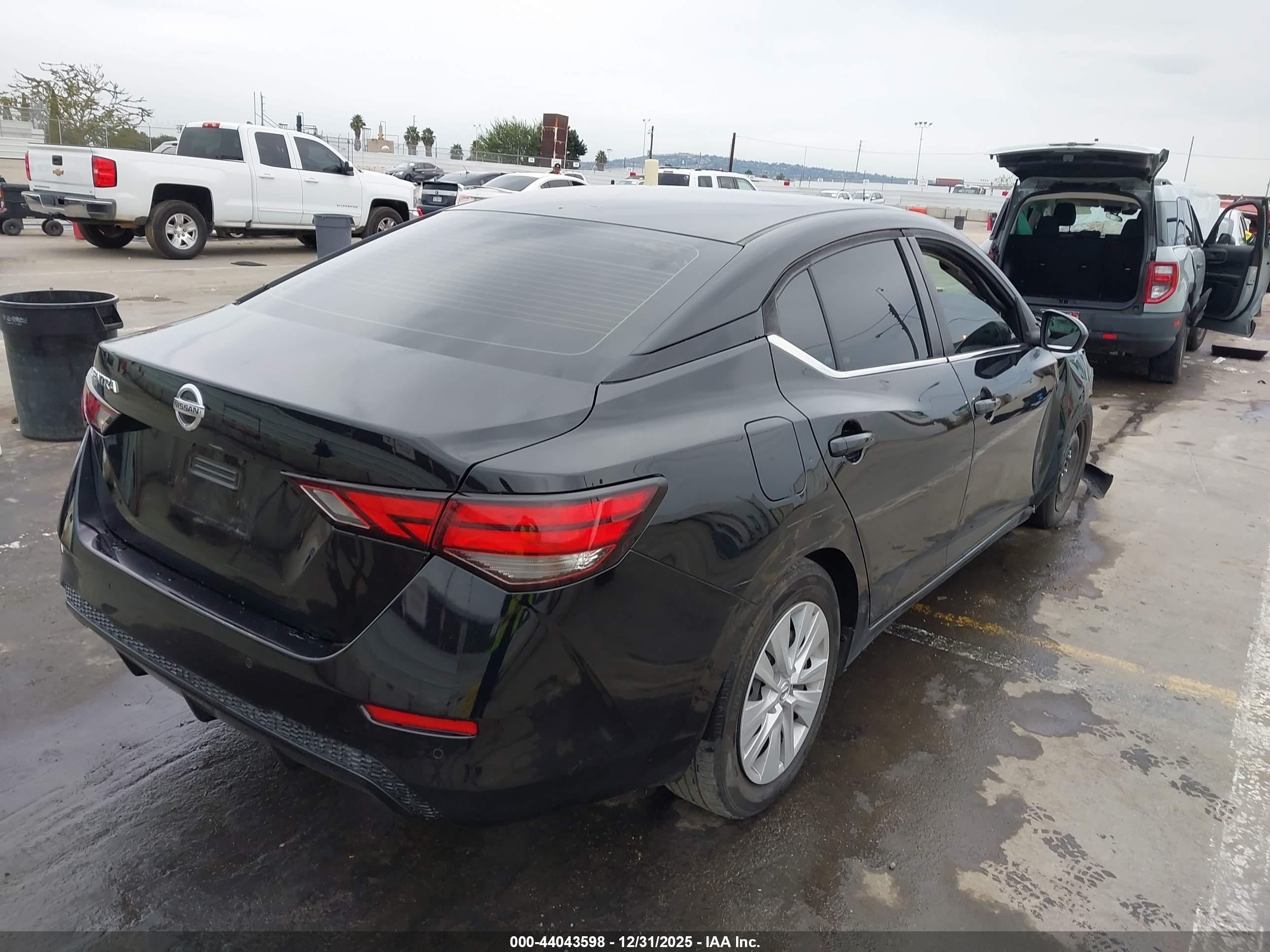 NISSAN SENTRA image 4