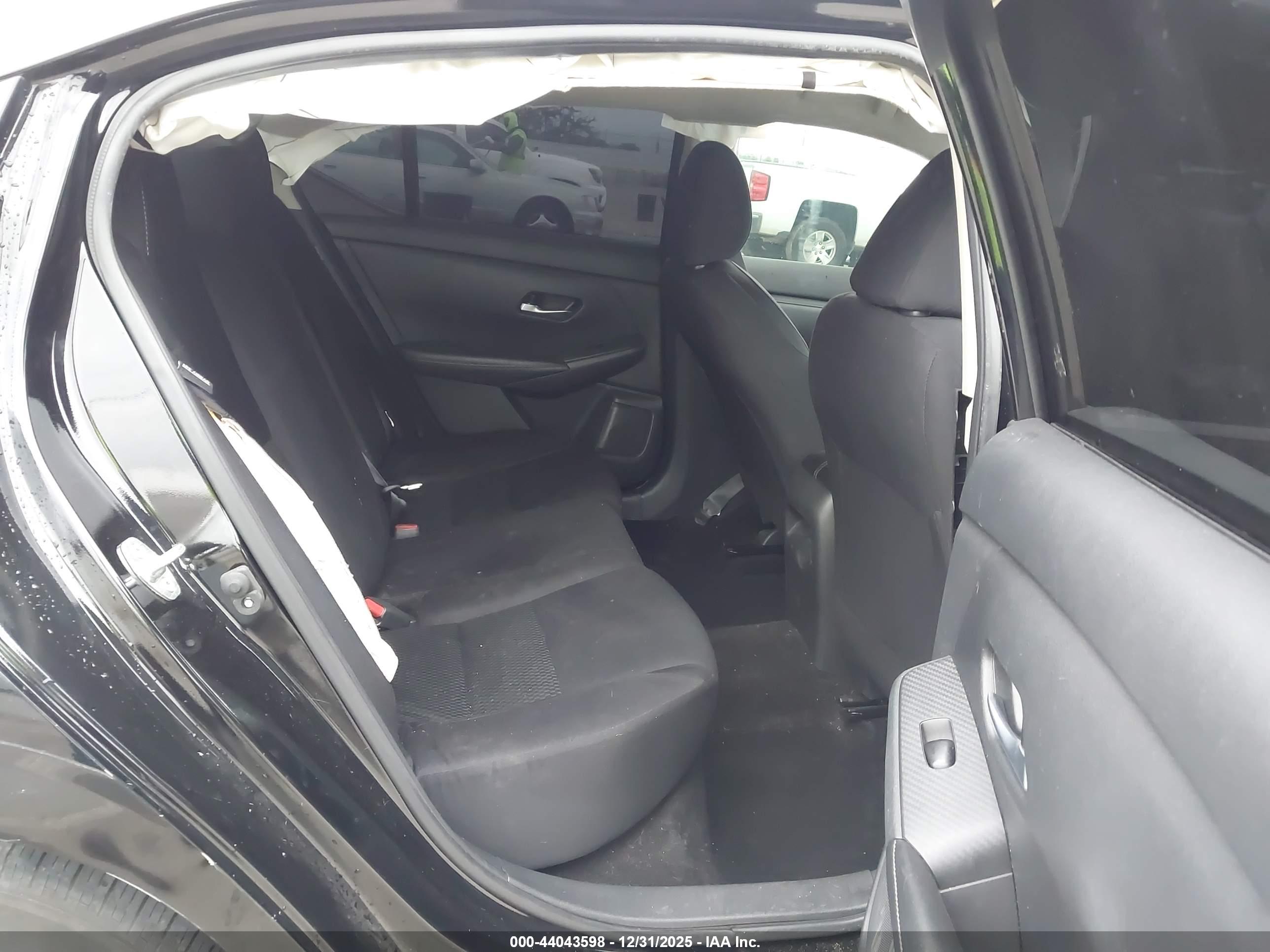 NISSAN SENTRA image 8