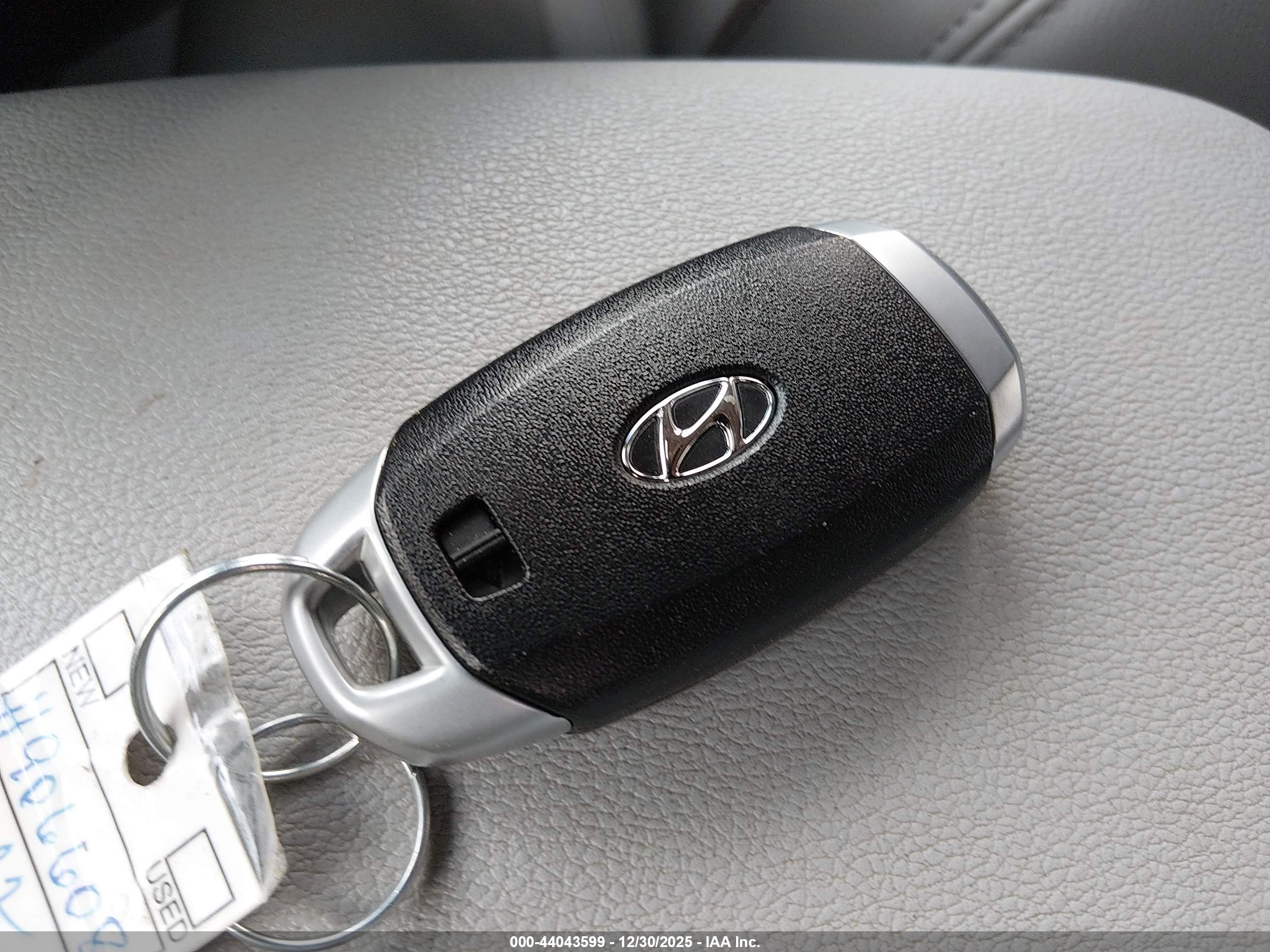 HYUNDAI KONA image 11