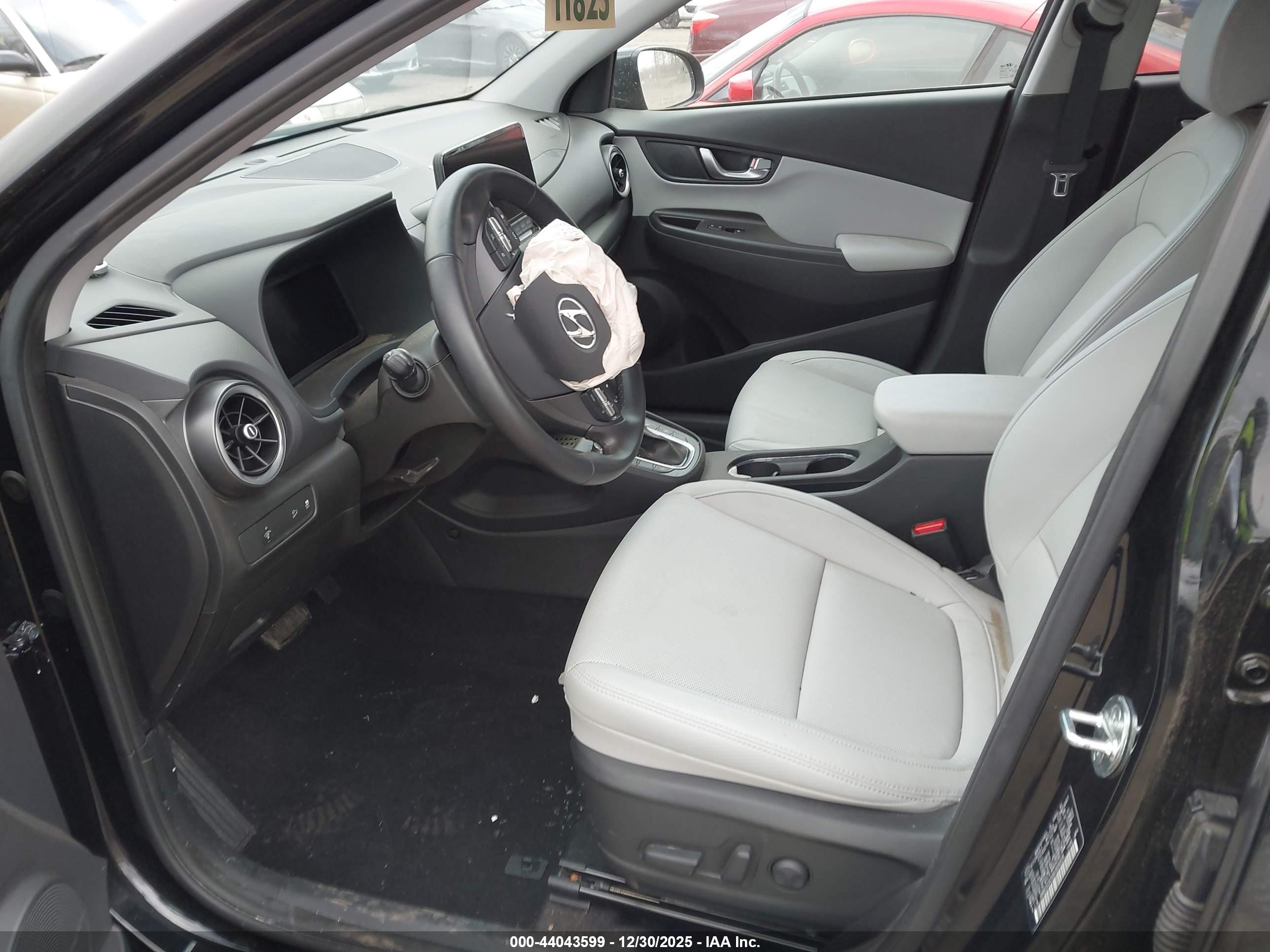 HYUNDAI KONA image 5