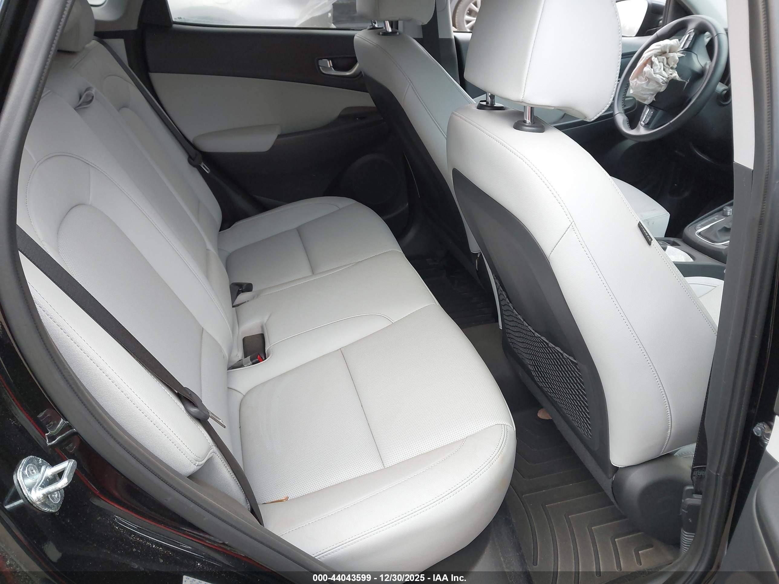 HYUNDAI KONA image 8