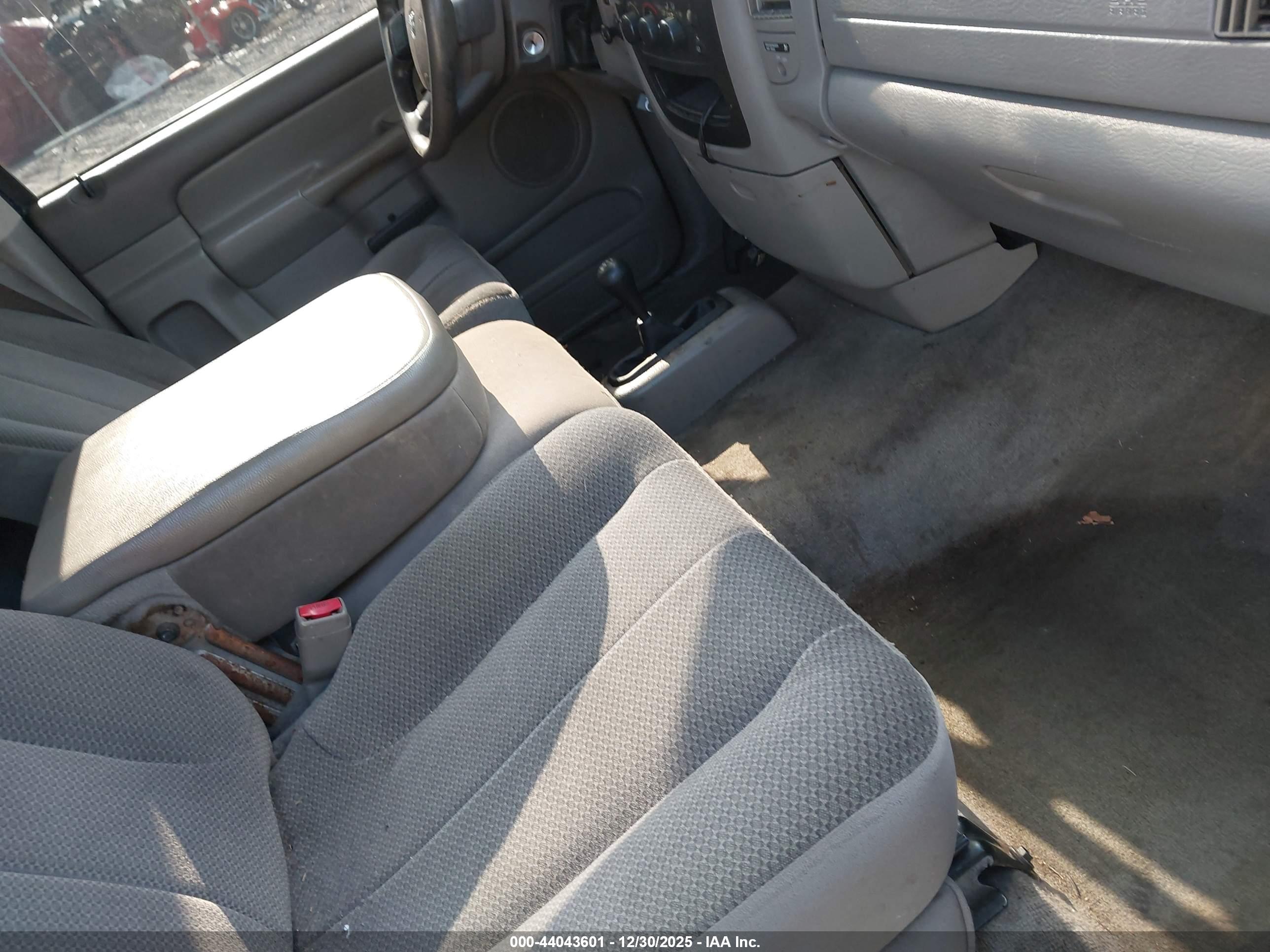 DODGE RAM image 5